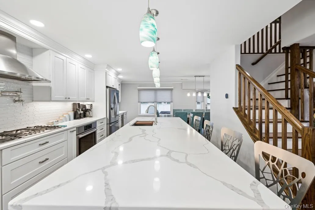 21 Fairoaks Lane, Smithtown, NY, 6 Bedrooms Bedrooms, 10 Rooms Rooms,2 BathroomsBathrooms,Residential,For Rent,Fairoaks,0,KEY1017356 21 Fairoaks Lane, Smithtown, NY, 6 Bedrooms Bedrooms, 10 Rooms Rooms,2 BathroomsBathrooms,Residential,For Rent,Fairoaks,0,KEY1017356