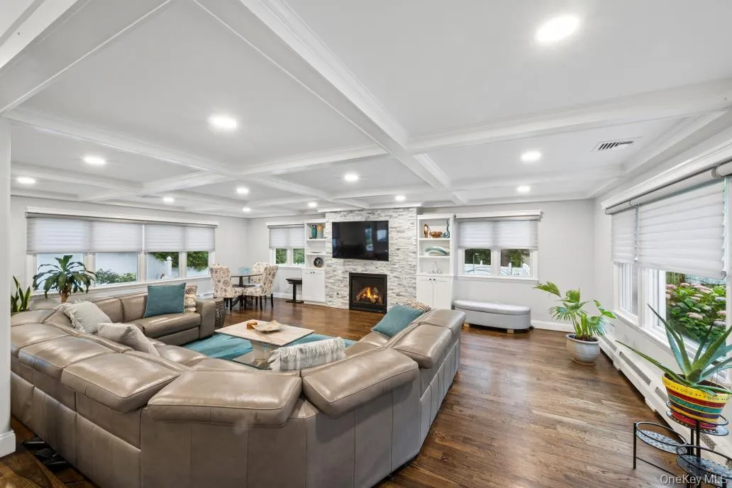 21 Fairoaks Lane, Smithtown, NY, 6 Bedrooms Bedrooms, 10 Rooms Rooms,2 BathroomsBathrooms,Residential,For Rent,Fairoaks,0,KEY1017356 21 Fairoaks Lane, Smithtown, NY, 6 Bedrooms Bedrooms, 10 Rooms Rooms,2 BathroomsBathrooms,Residential,For Rent,Fairoaks,0,KEY1017356