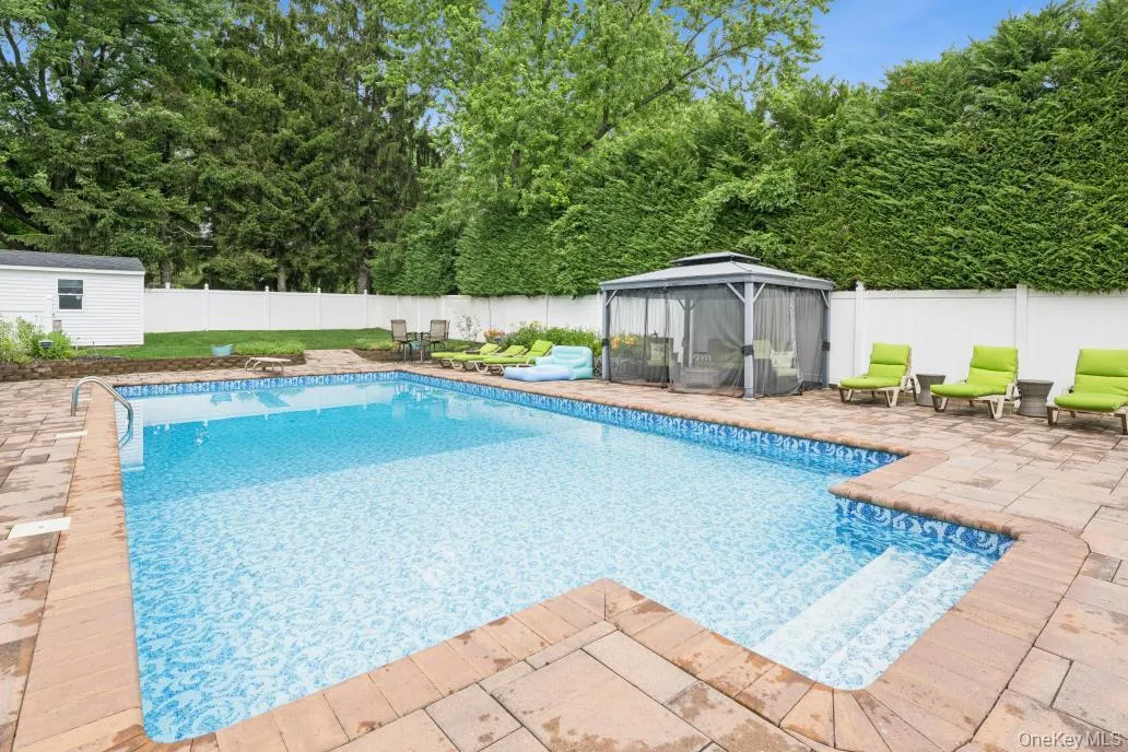 21 Fairoaks Lane, Smithtown, NY, 6 Bedrooms Bedrooms, 10 Rooms Rooms,2 BathroomsBathrooms,Residential,For Rent,Fairoaks,0,KEY1017356 21 Fairoaks Lane, Smithtown, NY, 6 Bedrooms Bedrooms, 10 Rooms Rooms,2 BathroomsBathrooms,Residential,For Rent,Fairoaks,0,KEY1017356