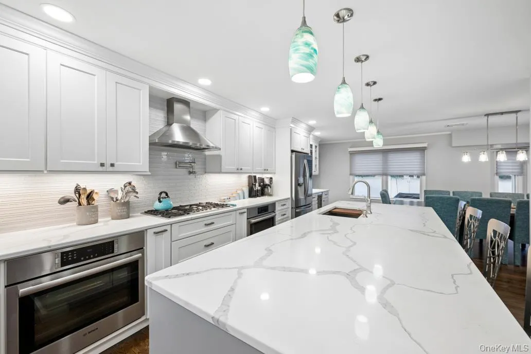21 Fairoaks Lane, Smithtown, NY, 6 Bedrooms Bedrooms, 10 Rooms Rooms,2 BathroomsBathrooms,Residential,For Rent,Fairoaks,0,KEY1017356 21 Fairoaks Lane, Smithtown, NY, 6 Bedrooms Bedrooms, 10 Rooms Rooms,2 BathroomsBathrooms,Residential,For Rent,Fairoaks,0,KEY1017356