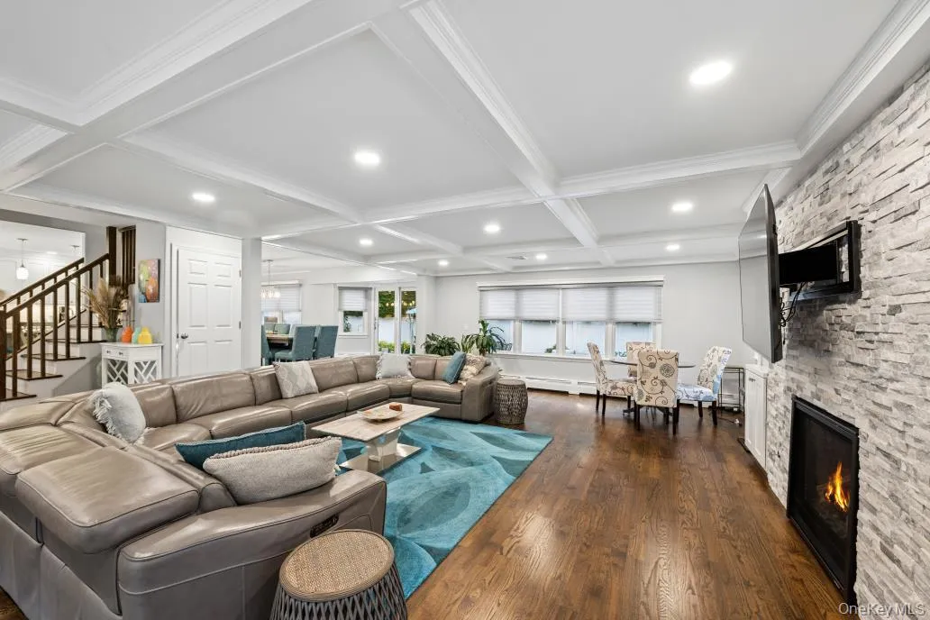 21 Fairoaks Lane, Smithtown, NY, 6 Bedrooms Bedrooms, 10 Rooms Rooms,2 BathroomsBathrooms,Residential,For Rent,Fairoaks,0,KEY1017356 21 Fairoaks Lane, Smithtown, NY, 6 Bedrooms Bedrooms, 10 Rooms Rooms,2 BathroomsBathrooms,Residential,For Rent,Fairoaks,0,KEY1017356
