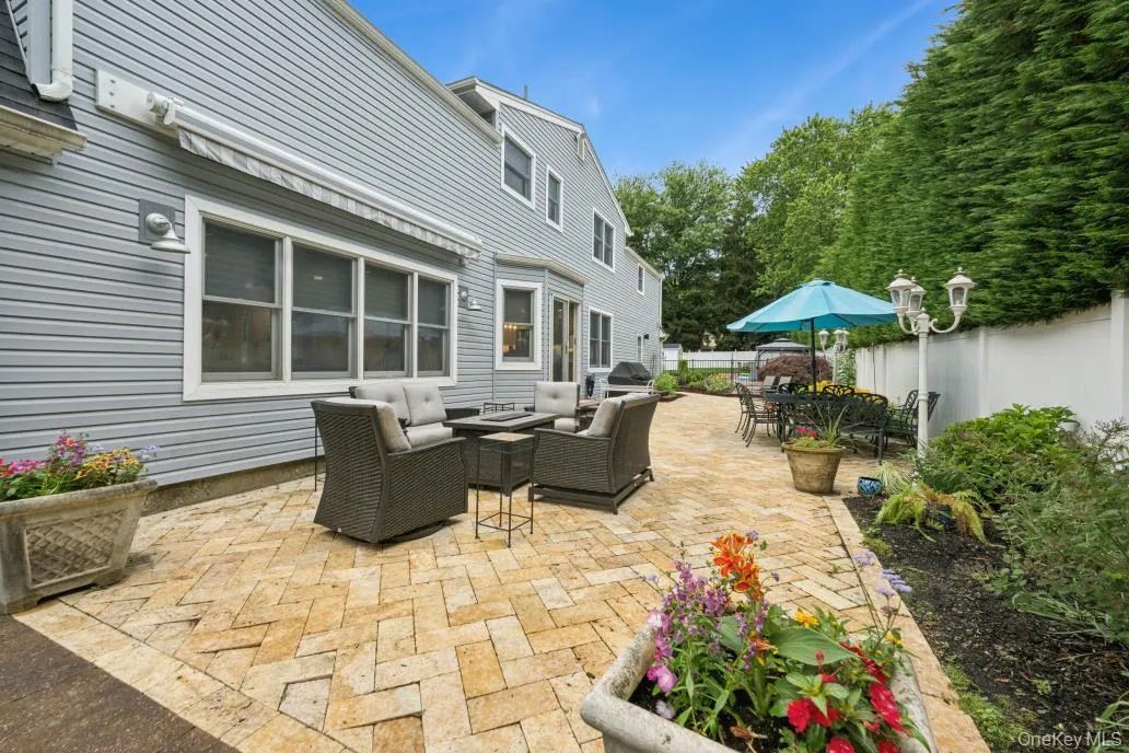 21 Fairoaks Lane, Smithtown, NY, 6 Bedrooms Bedrooms, 10 Rooms Rooms,2 BathroomsBathrooms,Residential,For Rent,Fairoaks,0,KEY1017356 21 Fairoaks Lane, Smithtown, NY, 6 Bedrooms Bedrooms, 10 Rooms Rooms,2 BathroomsBathrooms,Residential,For Rent,Fairoaks,0,KEY1017356