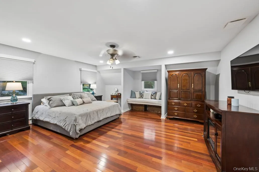 21 Fairoaks Lane, Smithtown, NY, 6 Bedrooms Bedrooms, 10 Rooms Rooms,2 BathroomsBathrooms,Residential,For Rent,Fairoaks,0,KEY1017356 21 Fairoaks Lane, Smithtown, NY, 6 Bedrooms Bedrooms, 10 Rooms Rooms,2 BathroomsBathrooms,Residential,For Rent,Fairoaks,0,KEY1017356