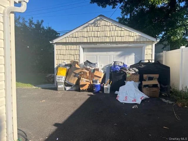 12 Walter Avenue, Oyster Bay, NY, 4 Bedrooms Bedrooms, 8 Rooms Rooms,2 BathroomsBathrooms,Residential,For Rent,Walter,0,1017358 12 Walter Avenue, Oyster Bay, NY, 4 Bedrooms Bedrooms, 8 Rooms Rooms,2 BathroomsBathrooms,Residential,For Rent,Walter,0,1017358