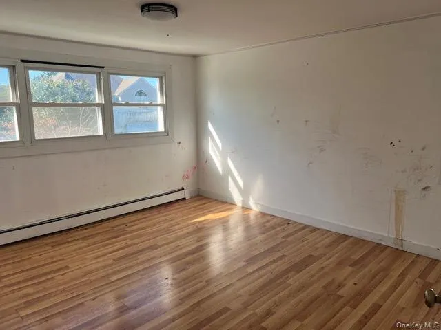 12 Walter Avenue, Oyster Bay, NY, 4 Bedrooms Bedrooms, 8 Rooms Rooms,2 BathroomsBathrooms,Residential,For Rent,Walter,0,KEY1017358 12 Walter Avenue, Oyster Bay, NY, 4 Bedrooms Bedrooms, 8 Rooms Rooms,2 BathroomsBathrooms,Residential,For Rent,Walter,0,KEY1017358