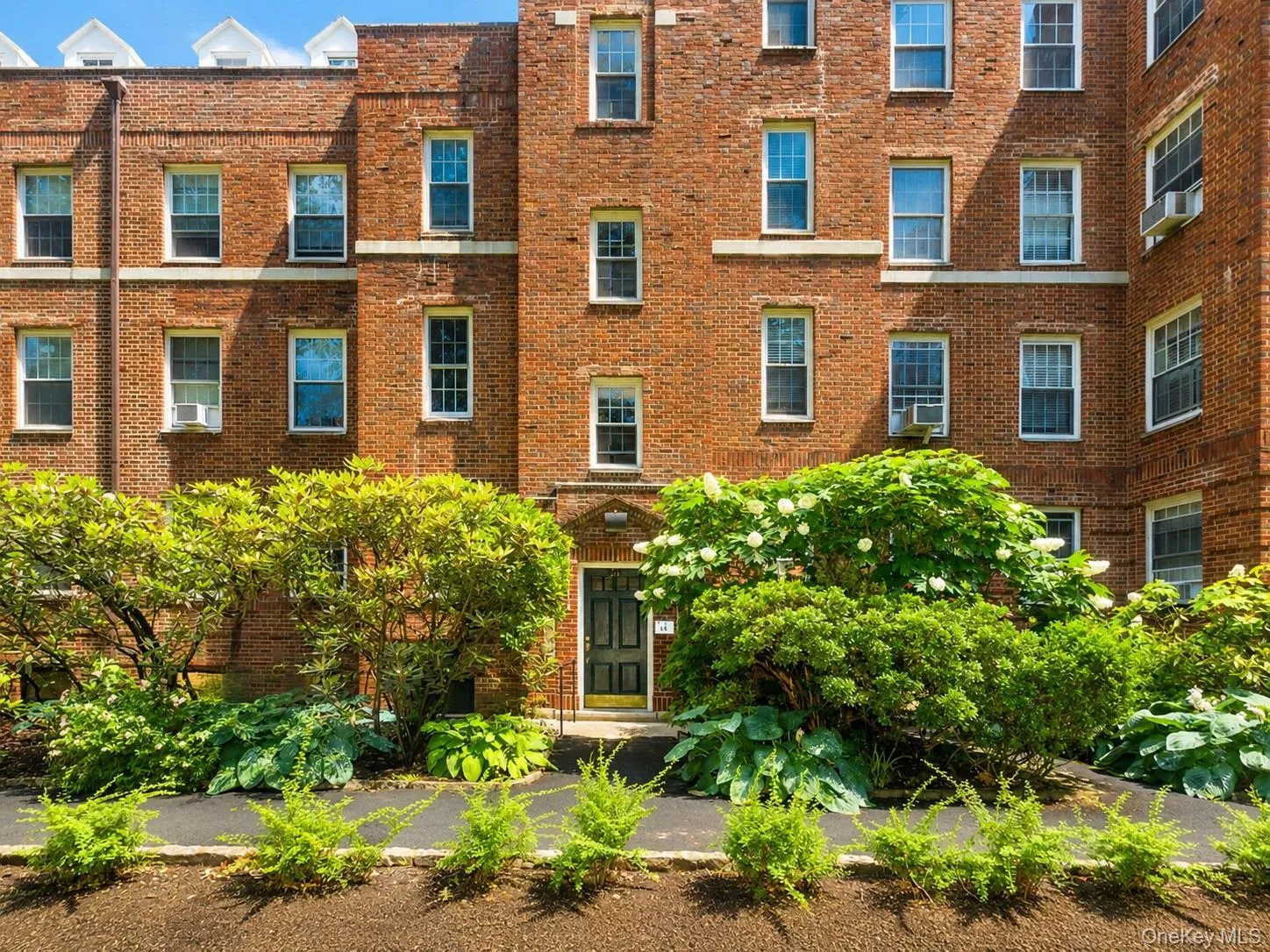 1344 Midland Avenue, Yonkers, NY, 1 Bedroom Bedrooms, 3 Rooms Rooms,1 BathroomBathrooms,Residential,For Rent,Midland,0,KEY1017359 1344 Midland Avenue, Yonkers, NY, 1 Bedroom Bedrooms, 3 Rooms Rooms,1 BathroomBathrooms,Residential,For Rent,Midland,0,KEY1017359