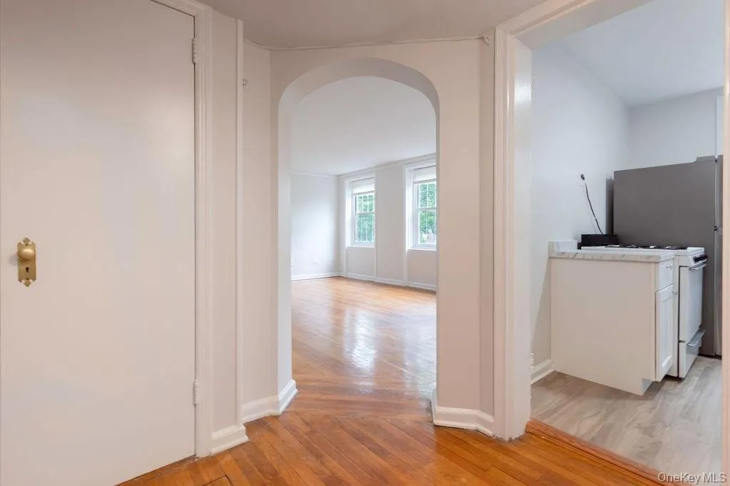 1344 Midland Avenue, Yonkers, NY, 1 Bedroom Bedrooms, 3 Rooms Rooms,1 BathroomBathrooms,Residential,For Rent,Midland,0,KEY1017359 1344 Midland Avenue, Yonkers, NY, 1 Bedroom Bedrooms, 3 Rooms Rooms,1 BathroomBathrooms,Residential,For Rent,Midland,0,KEY1017359