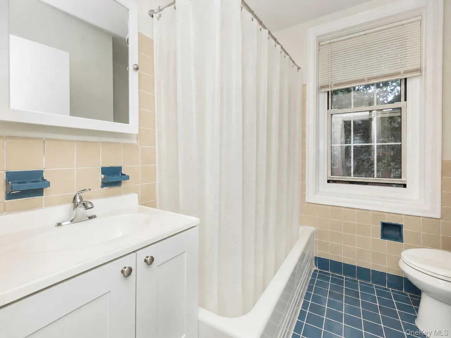 1344 Midland Avenue, Yonkers, NY, 1 Bedroom Bedrooms, 3 Rooms Rooms,1 BathroomBathrooms,Residential,For Rent,Midland,0,KEY1017359 1344 Midland Avenue, Yonkers, NY, 1 Bedroom Bedrooms, 3 Rooms Rooms,1 BathroomBathrooms,Residential,For Rent,Midland,0,KEY1017359
