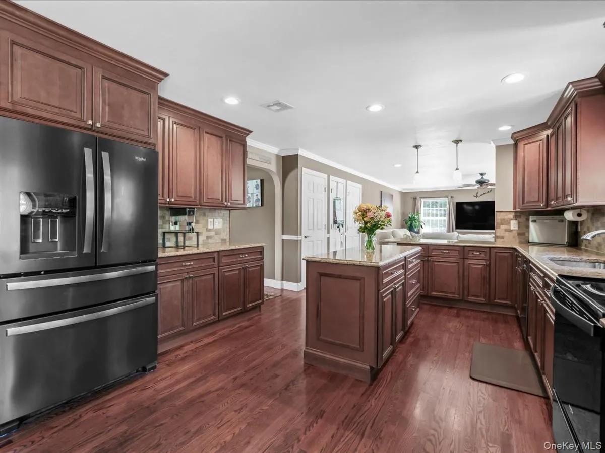 14 Tulip Avenue, Brookhaven, NY, 4 Bedrooms Bedrooms, 10 Rooms Rooms,2 BathroomsBathrooms,Residential,For Rent,Tulip,0,1017365 14 Tulip Avenue, Brookhaven, NY, 4 Bedrooms Bedrooms, 10 Rooms Rooms,2 BathroomsBathrooms,Residential,For Rent,Tulip,0,1017365