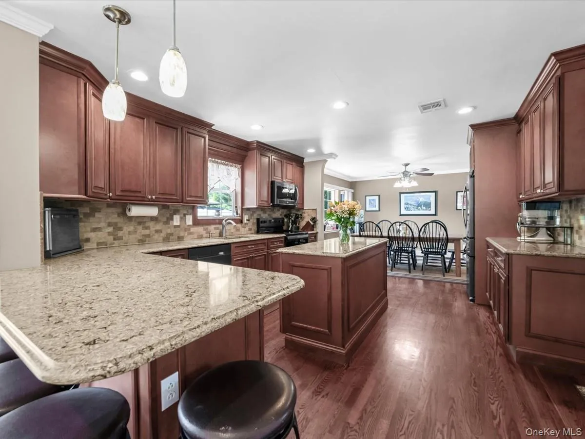 14 Tulip Avenue, Brookhaven, NY, 4 Bedrooms Bedrooms, 10 Rooms Rooms,2 BathroomsBathrooms,Residential,For Rent,Tulip,0,1017365 14 Tulip Avenue, Brookhaven, NY, 4 Bedrooms Bedrooms, 10 Rooms Rooms,2 BathroomsBathrooms,Residential,For Rent,Tulip,0,1017365