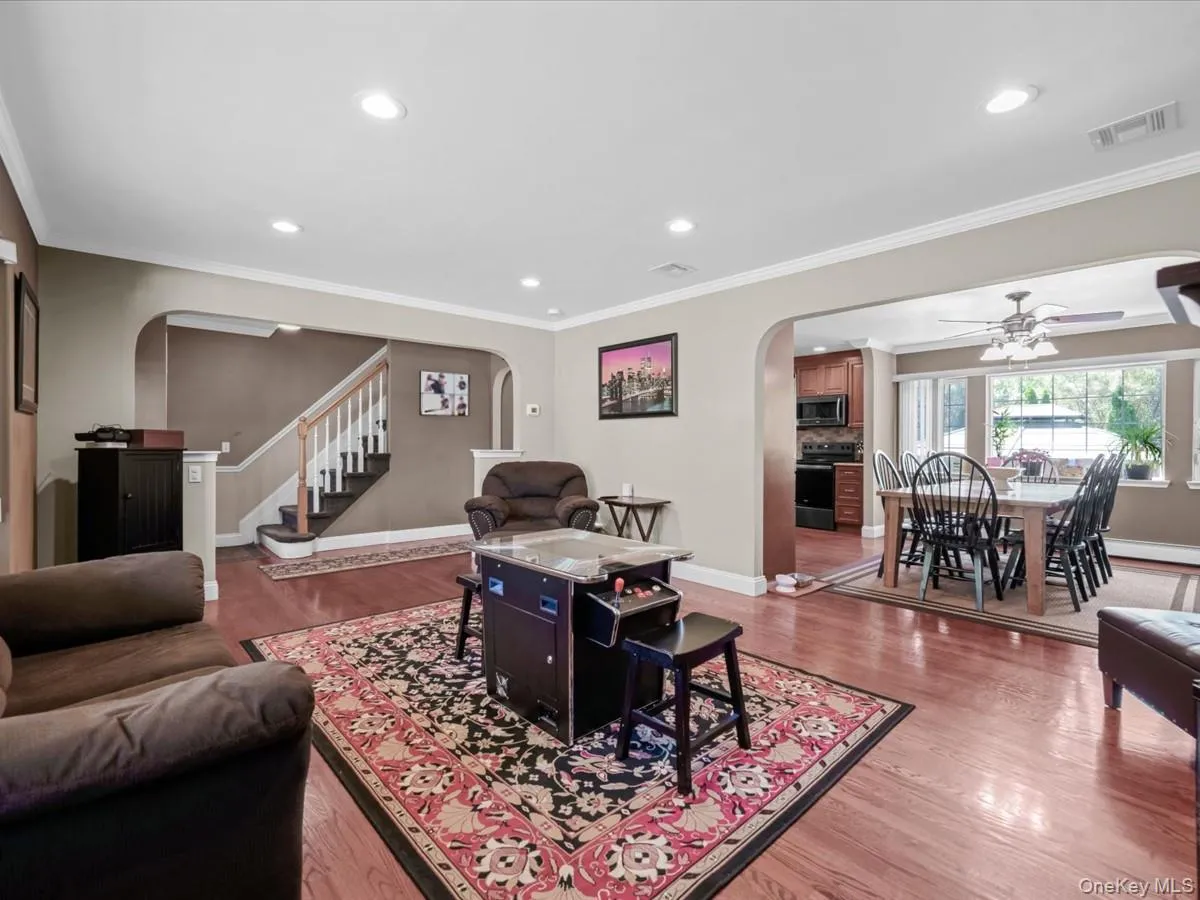 14 Tulip Avenue, Brookhaven, NY, 4 Bedrooms Bedrooms, 10 Rooms Rooms,2 BathroomsBathrooms,Residential,For Rent,Tulip,0,1017365 14 Tulip Avenue, Brookhaven, NY, 4 Bedrooms Bedrooms, 10 Rooms Rooms,2 BathroomsBathrooms,Residential,For Rent,Tulip,0,1017365
