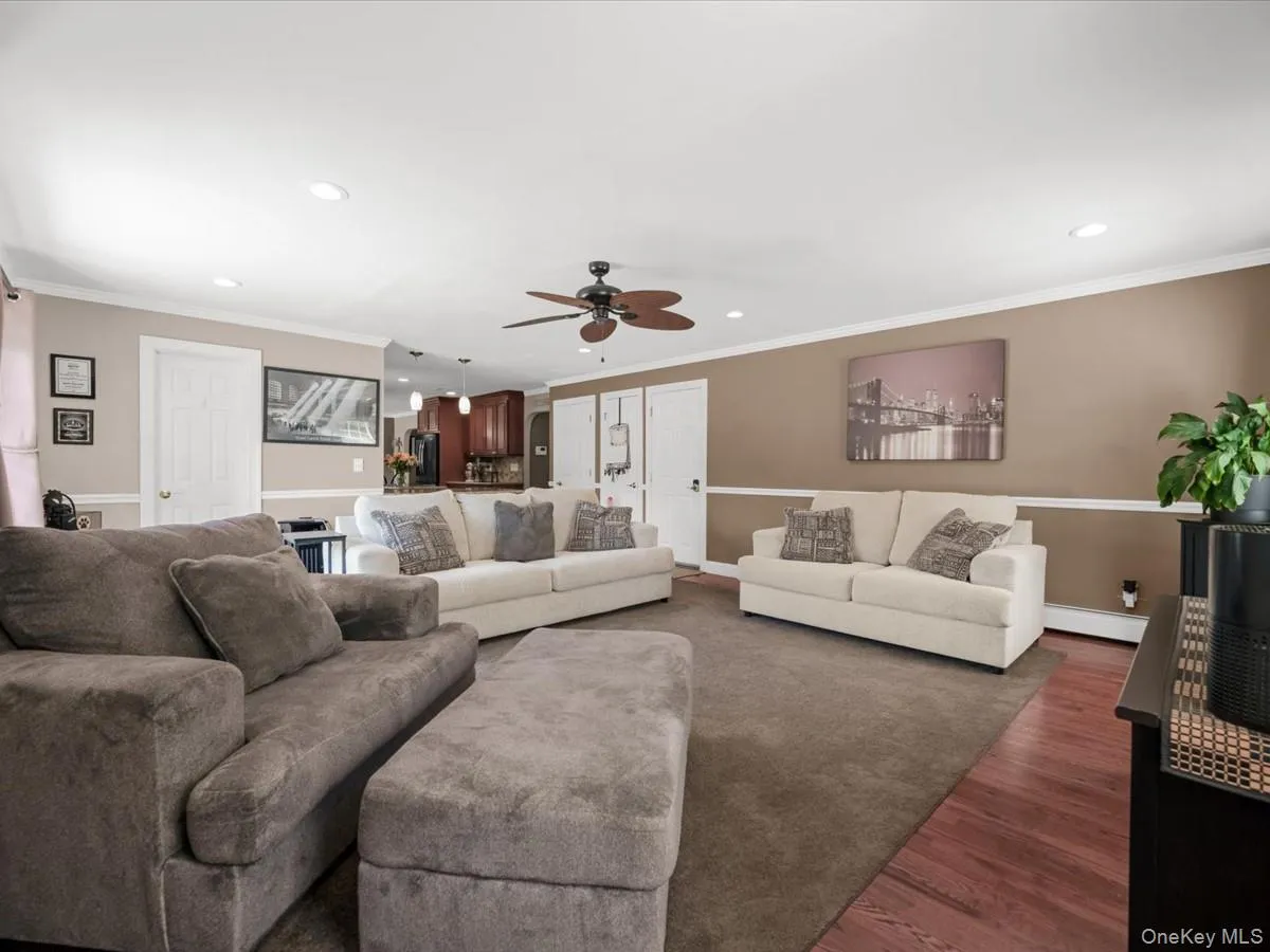 14 Tulip Avenue, Brookhaven, NY, 4 Bedrooms Bedrooms, 10 Rooms Rooms,2 BathroomsBathrooms,Residential,For Rent,Tulip,0,1017365 14 Tulip Avenue, Brookhaven, NY, 4 Bedrooms Bedrooms, 10 Rooms Rooms,2 BathroomsBathrooms,Residential,For Rent,Tulip,0,1017365