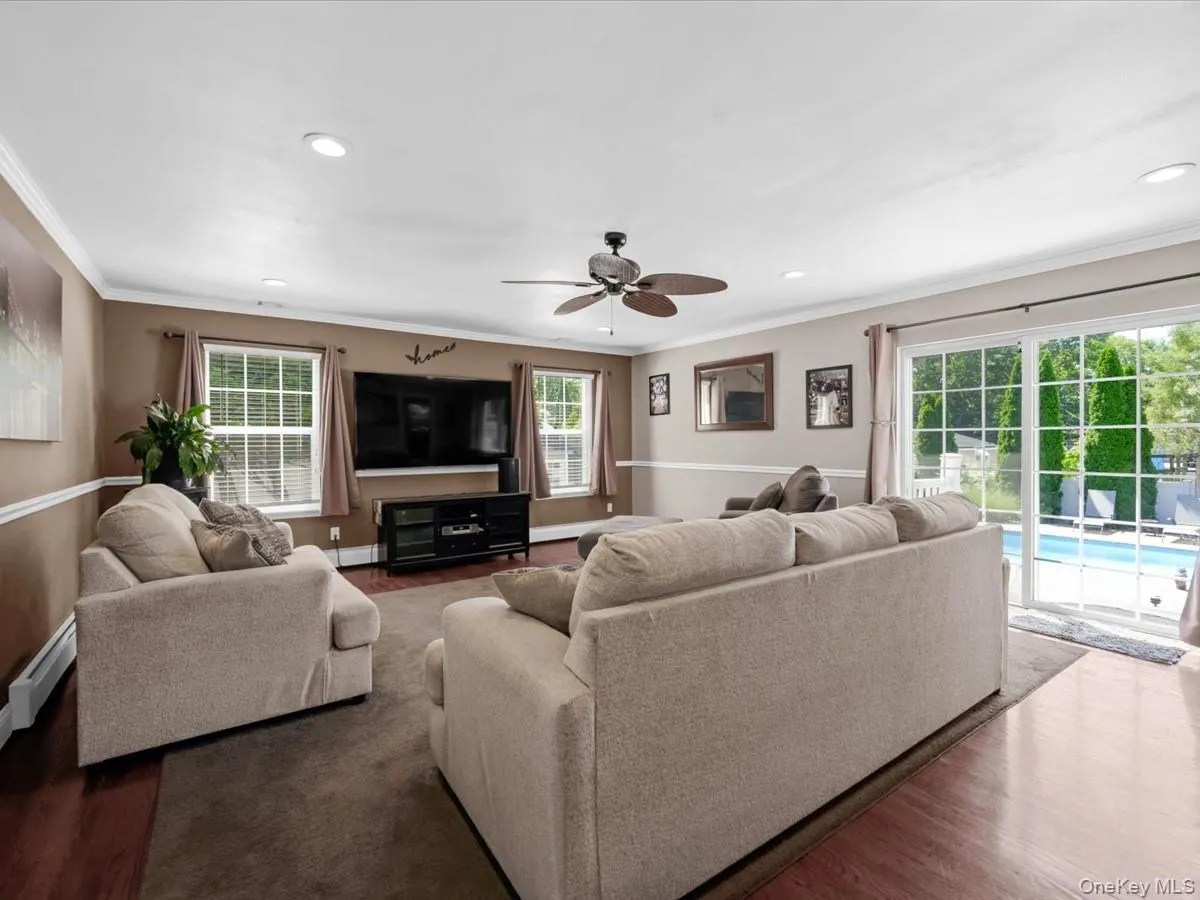 14 Tulip Avenue, Brookhaven, NY, 4 Bedrooms Bedrooms, 10 Rooms Rooms,2 BathroomsBathrooms,Residential,For Rent,Tulip,0,1017365 14 Tulip Avenue, Brookhaven, NY, 4 Bedrooms Bedrooms, 10 Rooms Rooms,2 BathroomsBathrooms,Residential,For Rent,Tulip,0,1017365