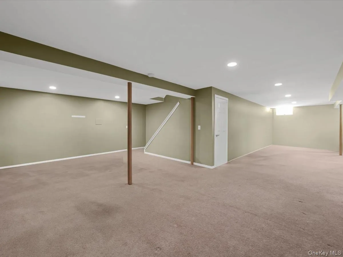14 Tulip Avenue, Brookhaven, NY, 4 Bedrooms Bedrooms, 10 Rooms Rooms,2 BathroomsBathrooms,Residential,For Rent,Tulip,0,1017365 14 Tulip Avenue, Brookhaven, NY, 4 Bedrooms Bedrooms, 10 Rooms Rooms,2 BathroomsBathrooms,Residential,For Rent,Tulip,0,1017365