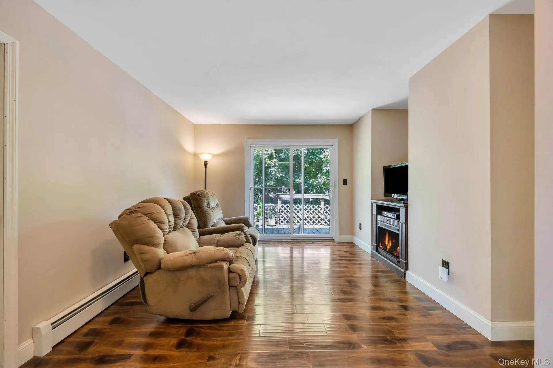 9 Daniel Court, Brookhaven, NY, 3 Bedrooms Bedrooms, 5 Rooms Rooms,2 BathroomsBathrooms,Residential,For Rent,Daniel,0,1017367 9 Daniel Court, Brookhaven, NY, 3 Bedrooms Bedrooms, 5 Rooms Rooms,2 BathroomsBathrooms,Residential,For Rent,Daniel,0,1017367
