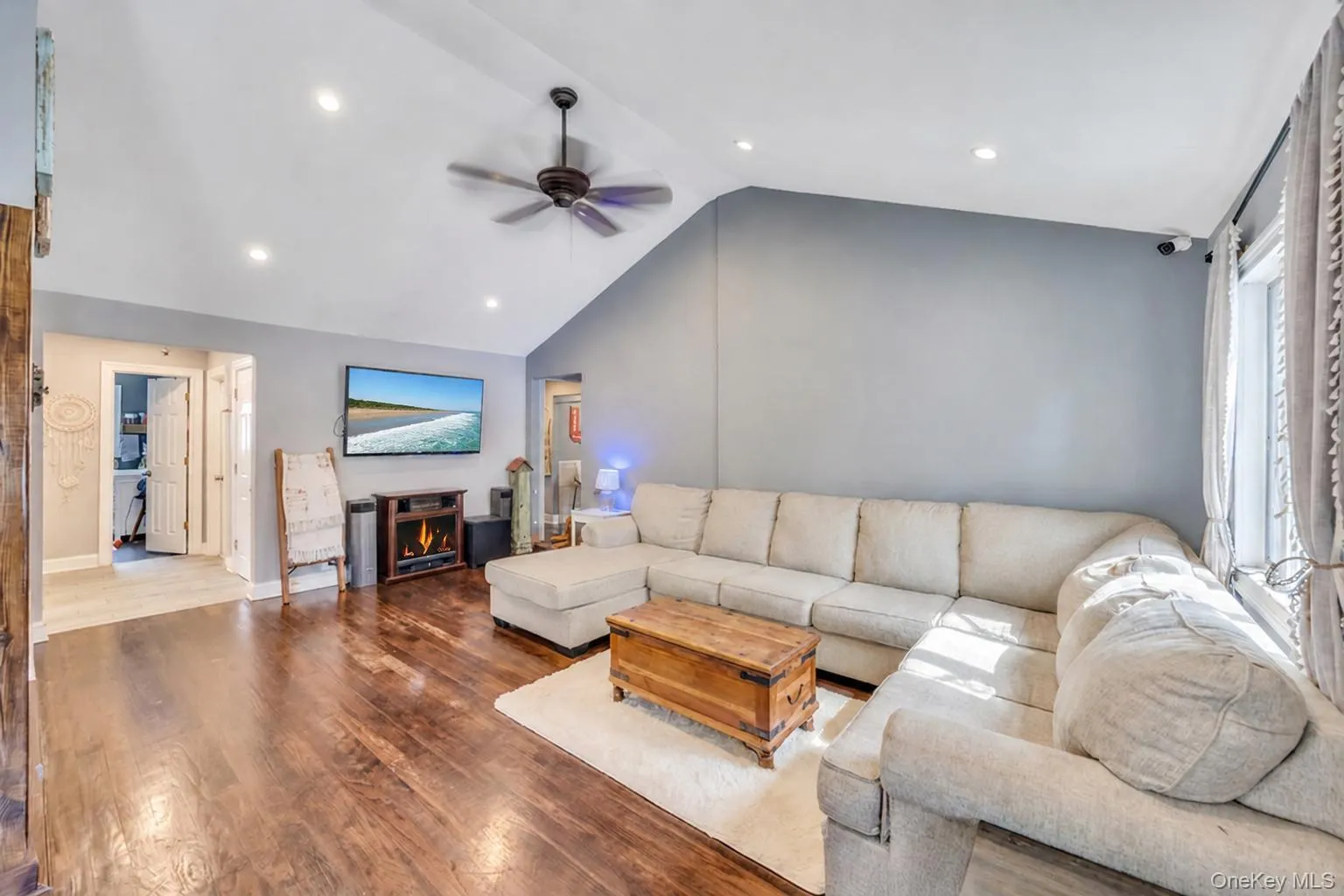 115 Dahlia Drive, Brookhaven, NY, 4 Bedrooms Bedrooms, 7 Rooms Rooms,2 BathroomsBathrooms,Residential,For Rent,Dahlia,0,KEY1017368 115 Dahlia Drive, Brookhaven, NY, 4 Bedrooms Bedrooms, 7 Rooms Rooms,2 BathroomsBathrooms,Residential,For Rent,Dahlia,0,KEY1017368