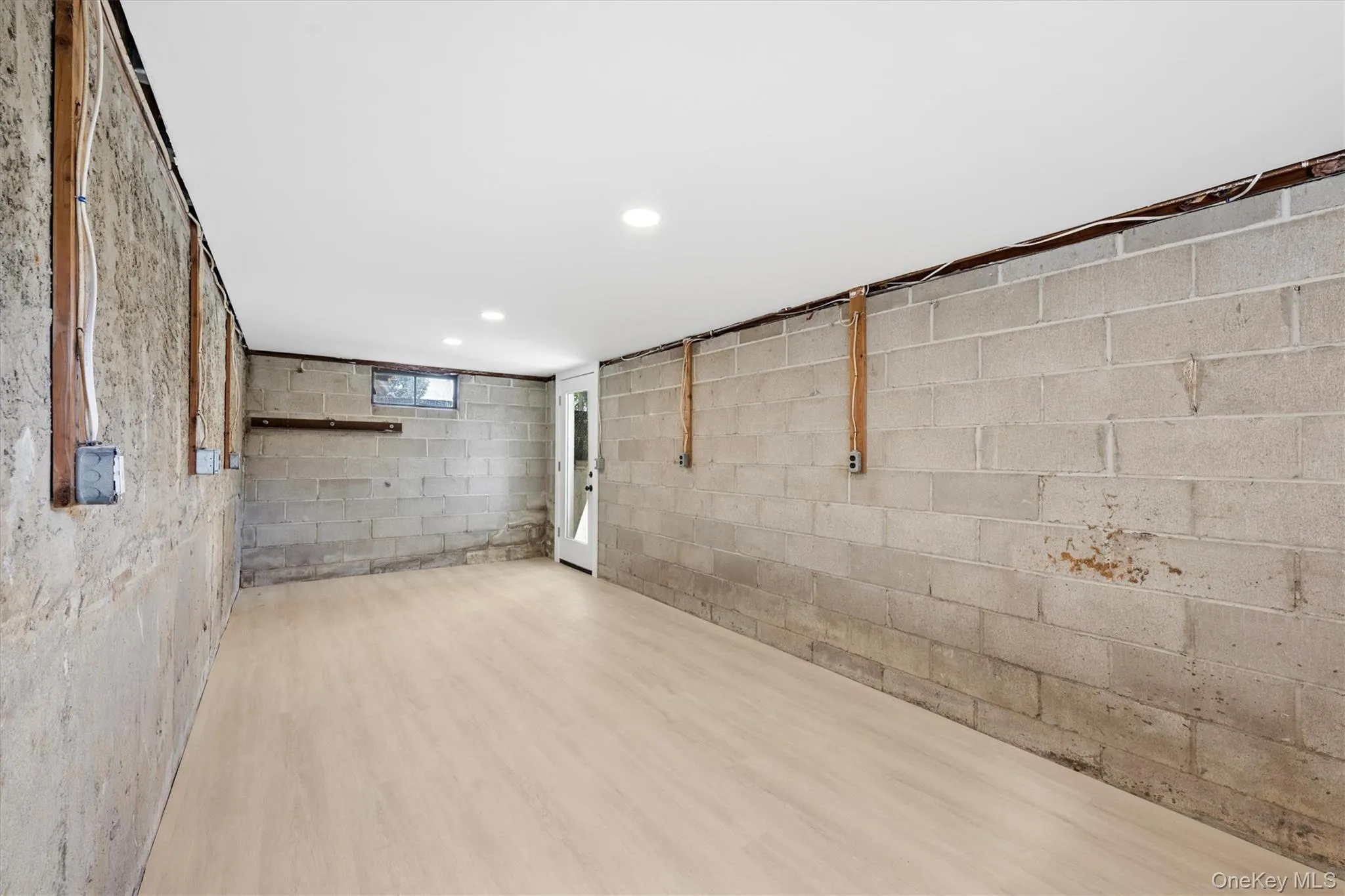 20 Camelia Place, Smithtown, NY, 4 Bedrooms Bedrooms, 8 Rooms Rooms,2 BathroomsBathrooms,Residential,For Rent,Camelia,0,KEY1017370 20 Camelia Place, Smithtown, NY, 4 Bedrooms Bedrooms, 8 Rooms Rooms,2 BathroomsBathrooms,Residential,For Rent,Camelia,0,KEY1017370