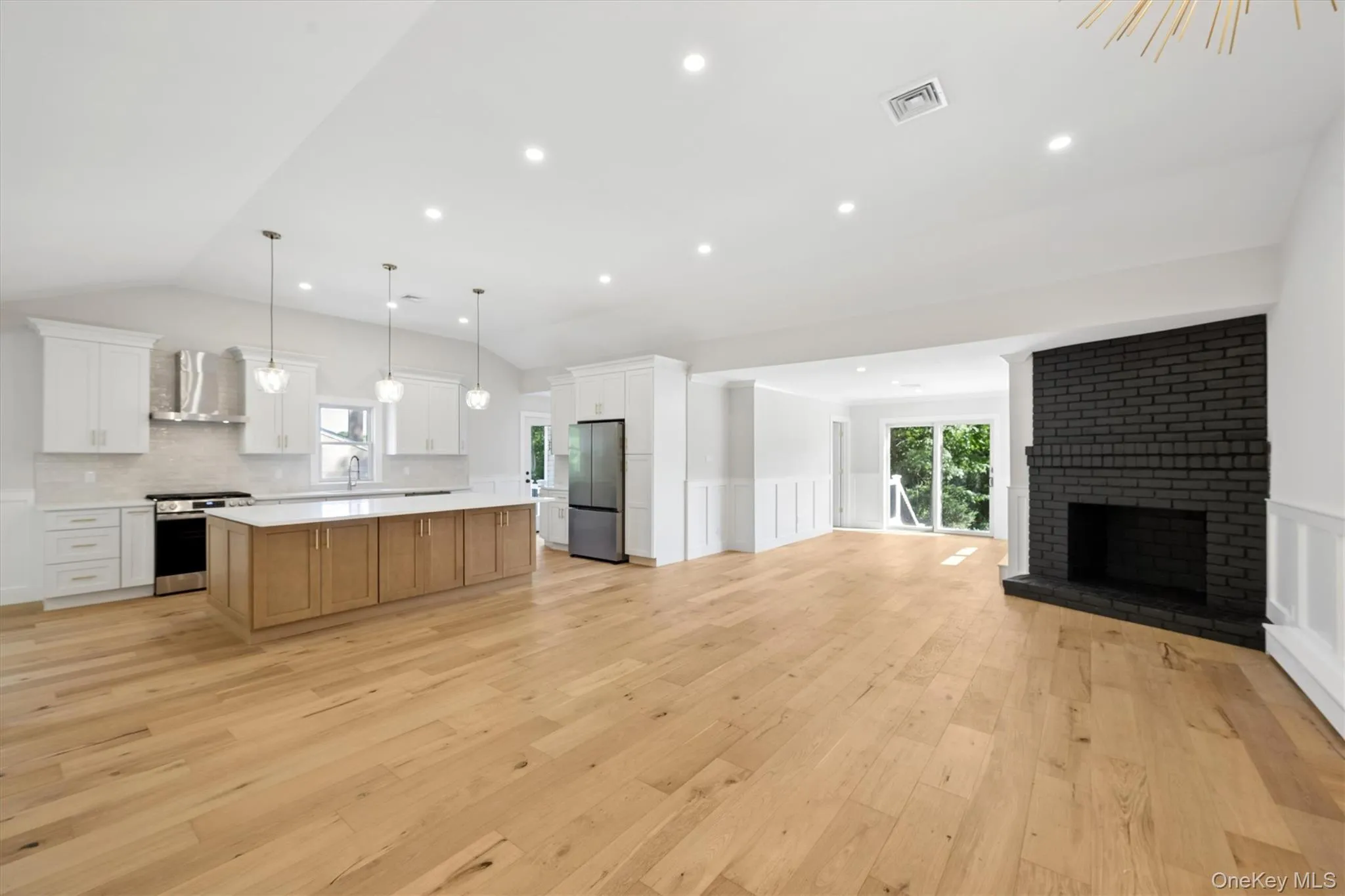 20 Camelia Place, Smithtown, NY, 4 Bedrooms Bedrooms, 8 Rooms Rooms,2 BathroomsBathrooms,Residential,For Rent,Camelia,0,KEY1017370 20 Camelia Place, Smithtown, NY, 4 Bedrooms Bedrooms, 8 Rooms Rooms,2 BathroomsBathrooms,Residential,For Rent,Camelia,0,KEY1017370