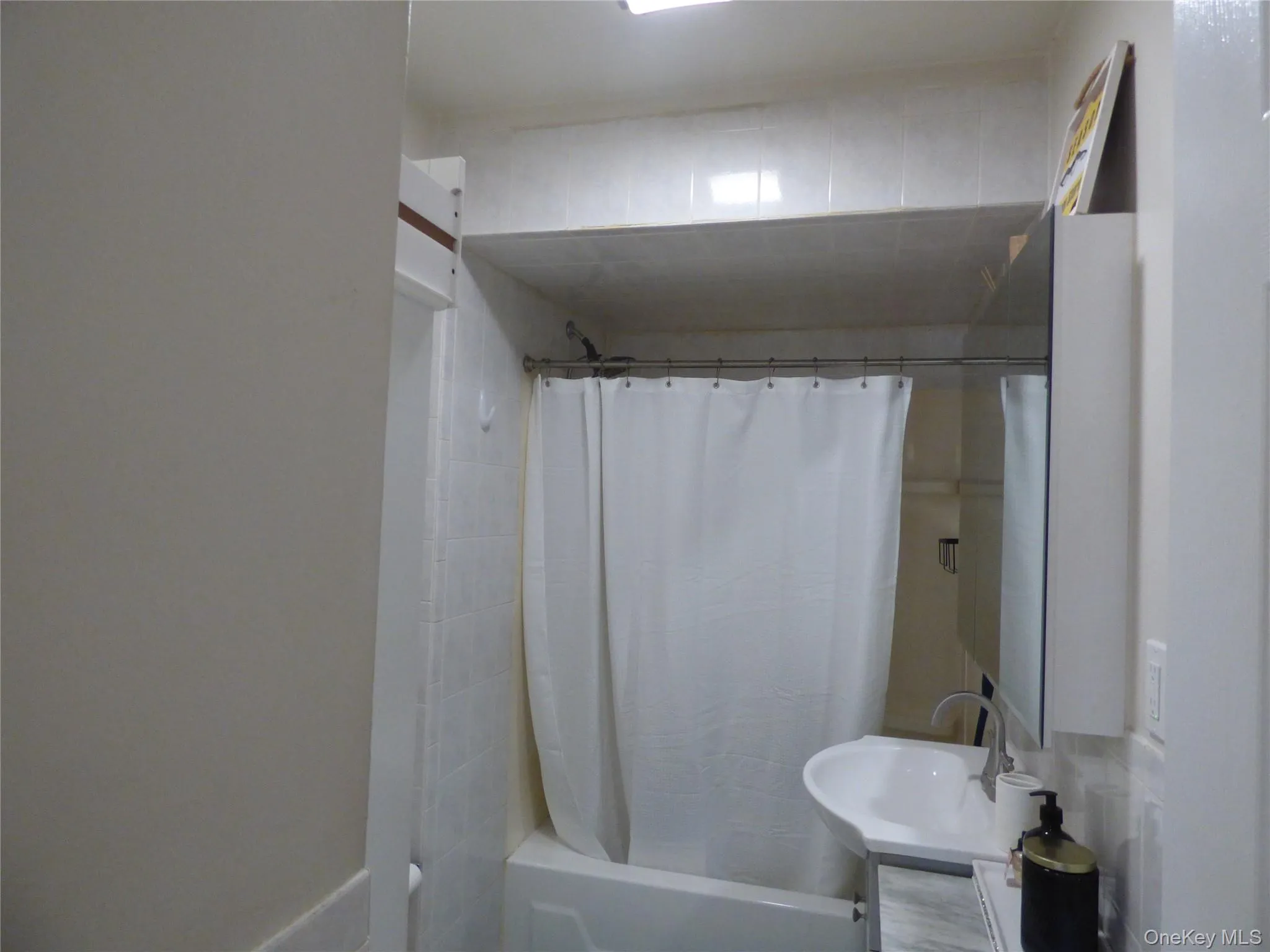 156 Brook Trail, Warwick (town), NY, 2 Bedrooms Bedrooms, 4 Rooms Rooms,1 BathroomBathrooms,Residential Lease,For Rent,Brook,0,1017372 156 Brook Trail, Warwick (town), NY, 2 Bedrooms Bedrooms, 4 Rooms Rooms,1 BathroomBathrooms,Residential Lease,For Rent,Brook,0,1017372