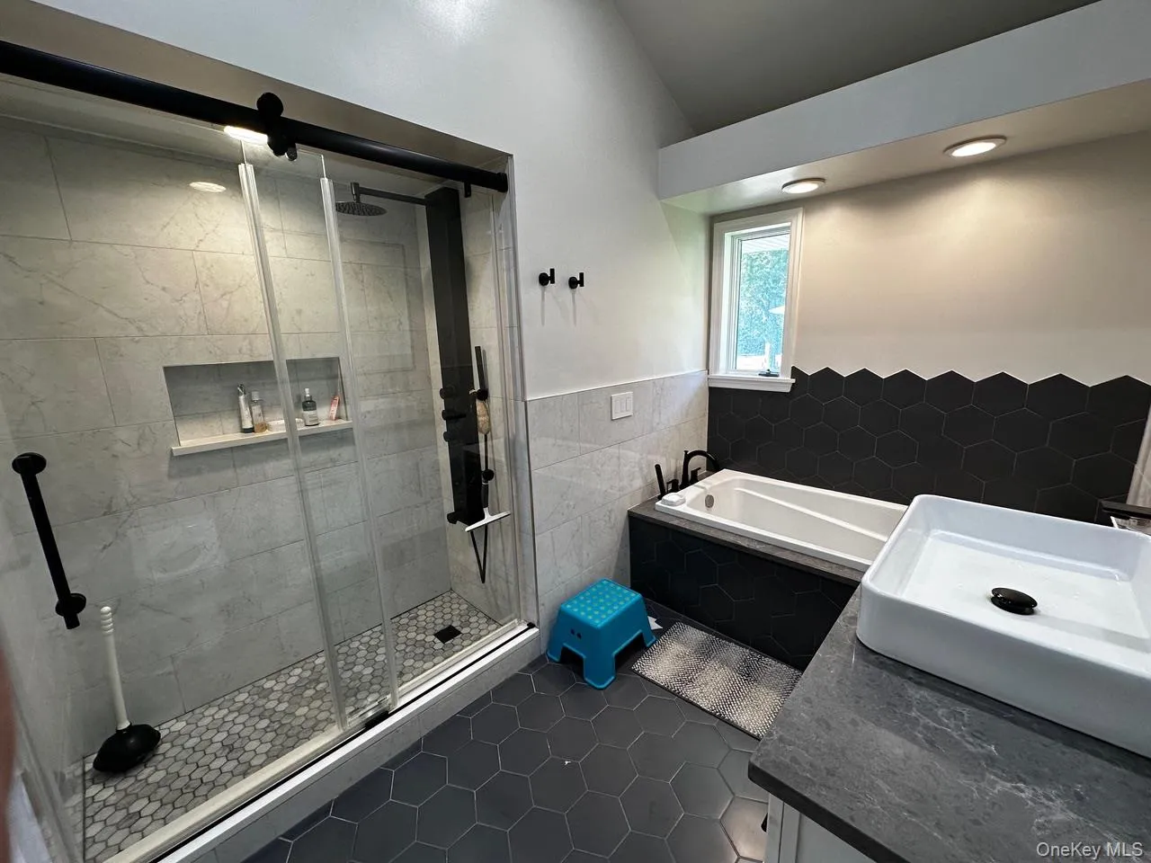 26 Canterbury Road, Oyster Bay, NY, 3 Bedrooms Bedrooms, 8 Rooms Rooms,3 BathroomsBathrooms,Residential Lease,For Rent,Canterbury,0,KEY1017375 26 Canterbury Road, Oyster Bay, NY, 3 Bedrooms Bedrooms, 8 Rooms Rooms,3 BathroomsBathrooms,Residential Lease,For Rent,Canterbury,0,KEY1017375