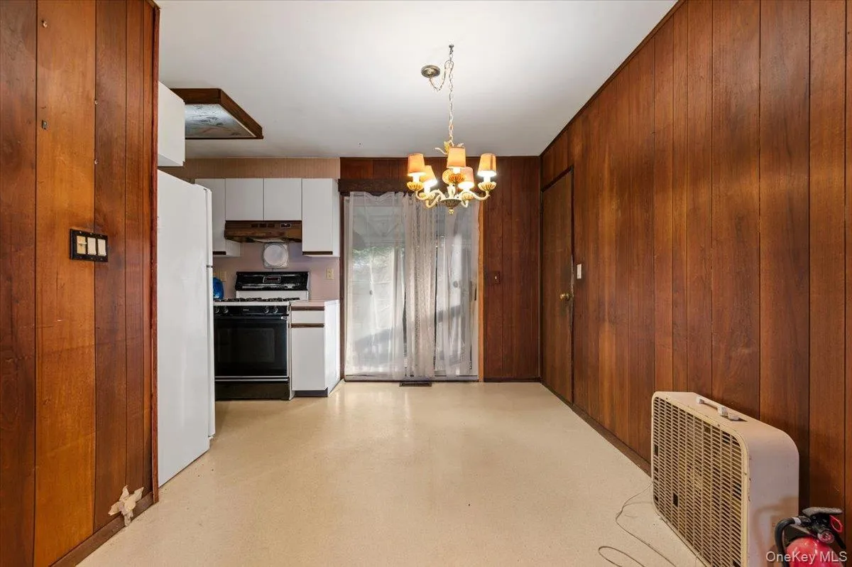 1680 Pine Acres Boulevard, Islip, NY, 3 Bedrooms Bedrooms, 6 Rooms Rooms,2 BathroomsBathrooms,Residential,For Rent,Pine Acres,0,1017376 1680 Pine Acres Boulevard, Islip, NY, 3 Bedrooms Bedrooms, 6 Rooms Rooms,2 BathroomsBathrooms,Residential,For Rent,Pine Acres,0,1017376