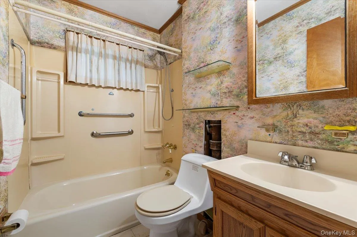 1680 Pine Acres Boulevard, Islip, NY, 3 Bedrooms Bedrooms, 6 Rooms Rooms,2 BathroomsBathrooms,Residential,For Rent,Pine Acres,0,1017376 1680 Pine Acres Boulevard, Islip, NY, 3 Bedrooms Bedrooms, 6 Rooms Rooms,2 BathroomsBathrooms,Residential,For Rent,Pine Acres,0,1017376