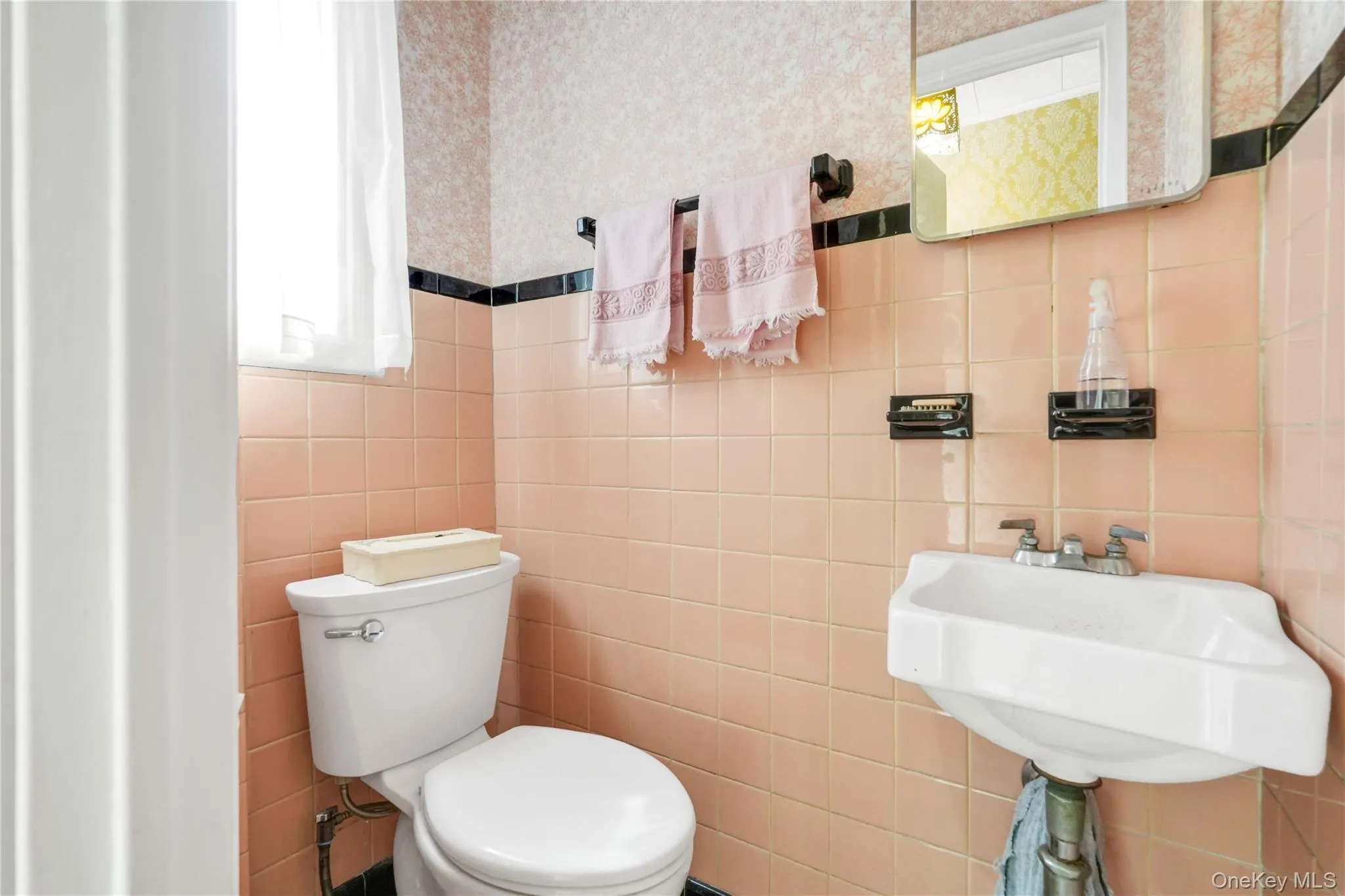 59-37 69th Lane, New York, NY, 3 Bedrooms Bedrooms, 6 Rooms Rooms,1 BathroomBathrooms,Residential,For Rent,69th,0,1017381 59-37 69th Lane, New York, NY, 3 Bedrooms Bedrooms, 6 Rooms Rooms,1 BathroomBathrooms,Residential,For Rent,69th,0,1017381
