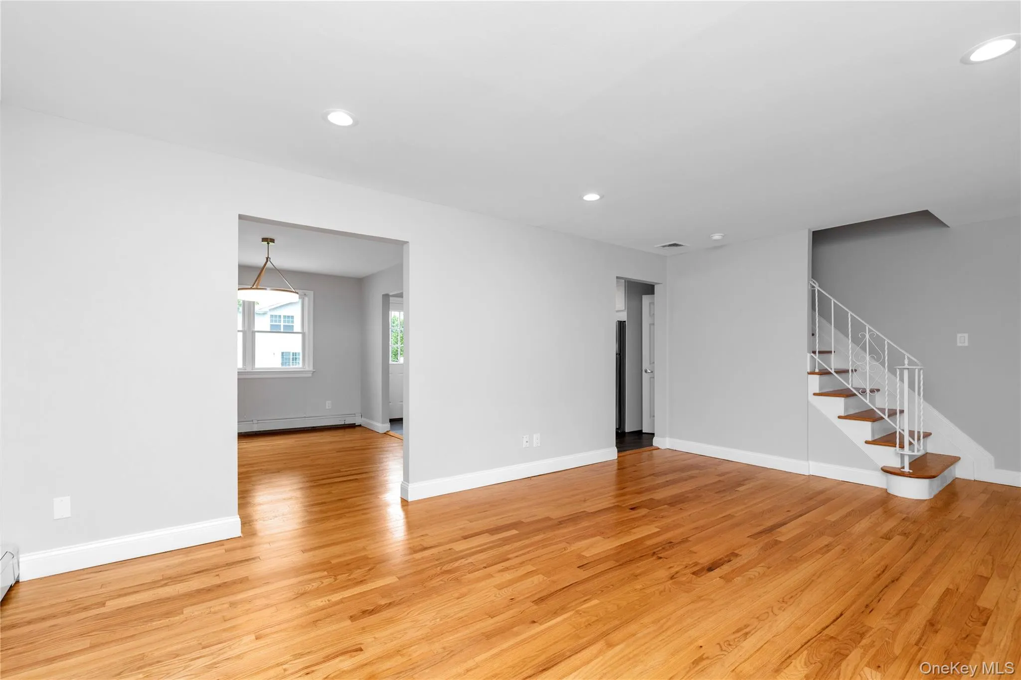 38 Dunes Lane, North Hempstead, NY, 3 Bedrooms Bedrooms, 6 Rooms Rooms,1 BathroomBathrooms,Residential Lease,For Rent,Dunes,0,1017385 38 Dunes Lane, North Hempstead, NY, 3 Bedrooms Bedrooms, 6 Rooms Rooms,1 BathroomBathrooms,Residential Lease,For Rent,Dunes,0,1017385