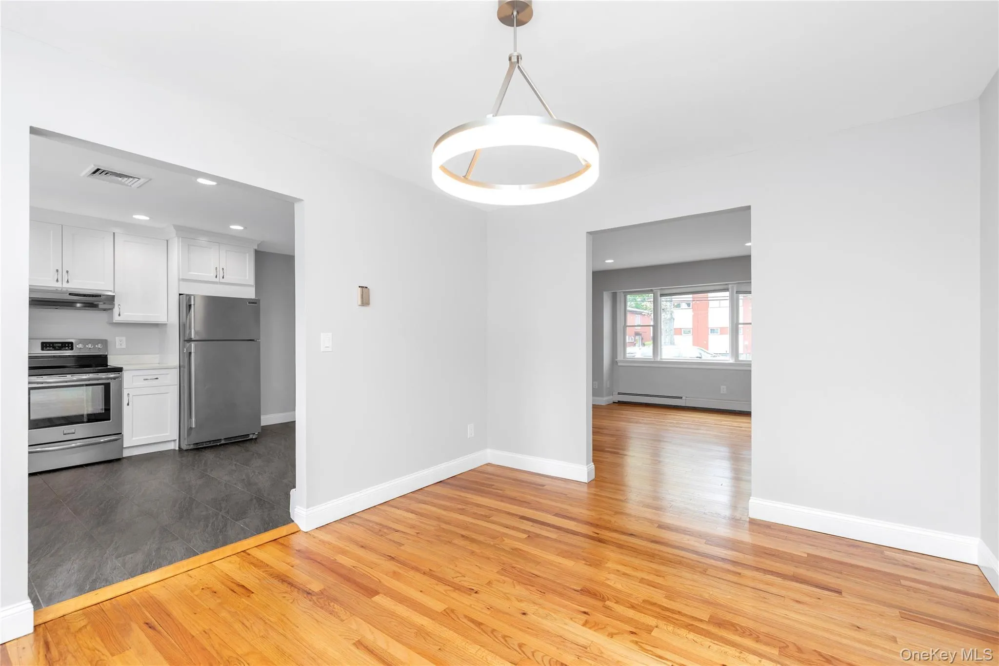 38 Dunes Lane, North Hempstead, NY, 3 Bedrooms Bedrooms, 6 Rooms Rooms,1 BathroomBathrooms,Residential Lease,For Rent,Dunes,0,1017385 38 Dunes Lane, North Hempstead, NY, 3 Bedrooms Bedrooms, 6 Rooms Rooms,1 BathroomBathrooms,Residential Lease,For Rent,Dunes,0,1017385