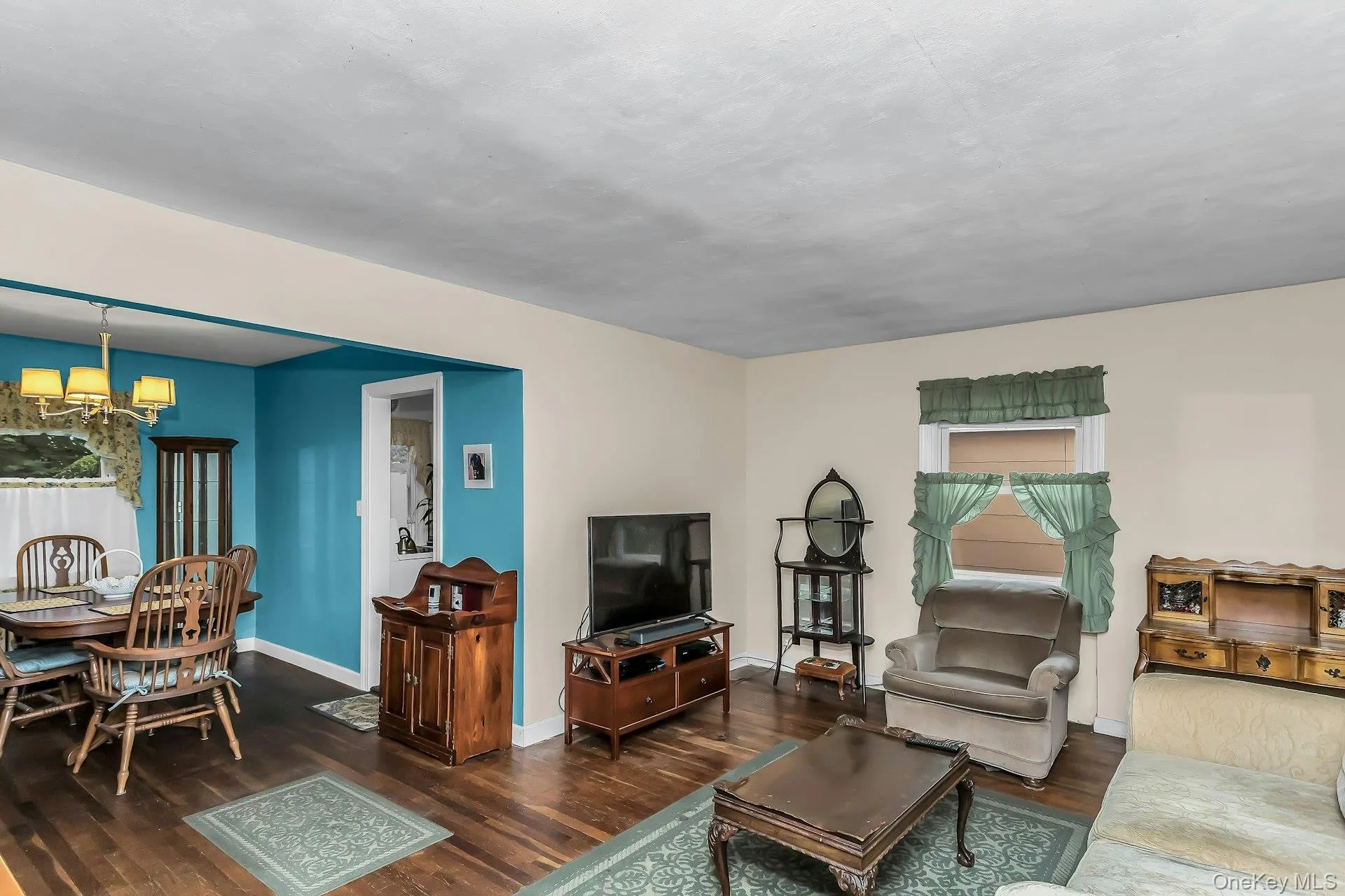 2 Cliff Road, Hempstead, NY, 3 Bedrooms Bedrooms, 7 Rooms Rooms,2 BathroomsBathrooms,Residential,For Rent,Cliff,0,1017387 2 Cliff Road, Hempstead, NY, 3 Bedrooms Bedrooms, 7 Rooms Rooms,2 BathroomsBathrooms,Residential,For Rent,Cliff,0,1017387