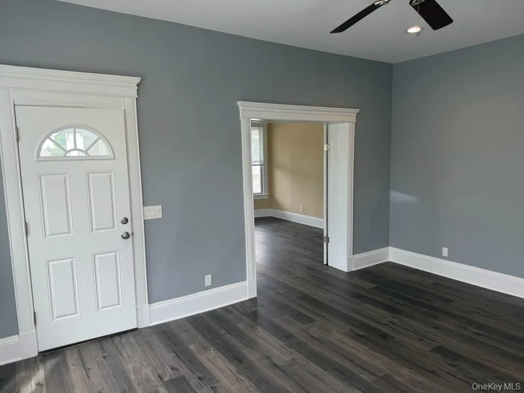 671 Main Street, Oyster Bay, NY, 2 Bedrooms Bedrooms, 4 Rooms Rooms,1 BathroomBathrooms,Residential Lease,For Rent,Main,0,1017390 671 Main Street, Oyster Bay, NY, 2 Bedrooms Bedrooms, 4 Rooms Rooms,1 BathroomBathrooms,Residential Lease,For Rent,Main,0,1017390