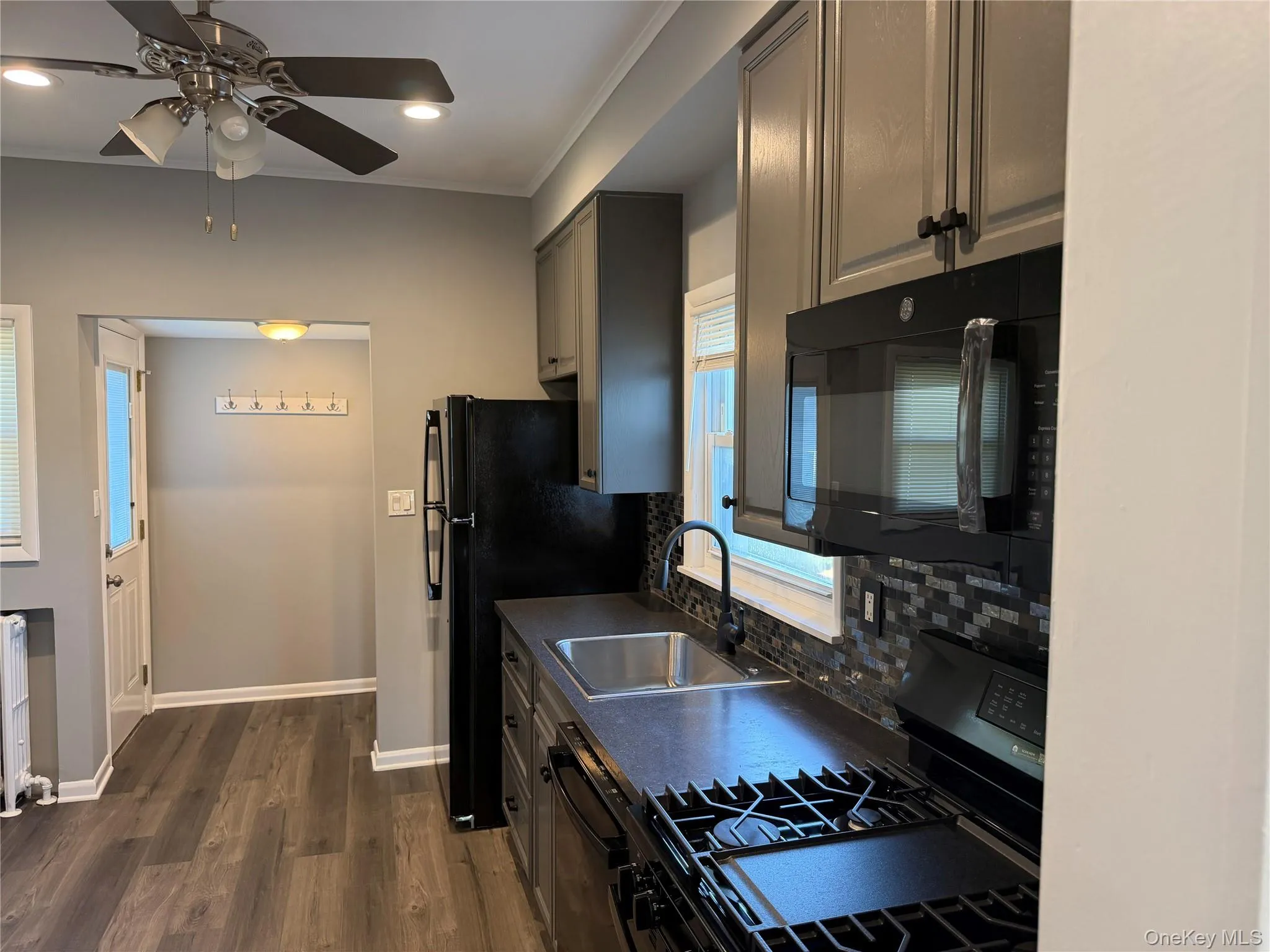 671 Main Street, Oyster Bay, NY, 2 Bedrooms Bedrooms, 4 Rooms Rooms,1 BathroomBathrooms,Residential Lease,For Rent,Main,0,1017390 671 Main Street, Oyster Bay, NY, 2 Bedrooms Bedrooms, 4 Rooms Rooms,1 BathroomBathrooms,Residential Lease,For Rent,Main,0,1017390
