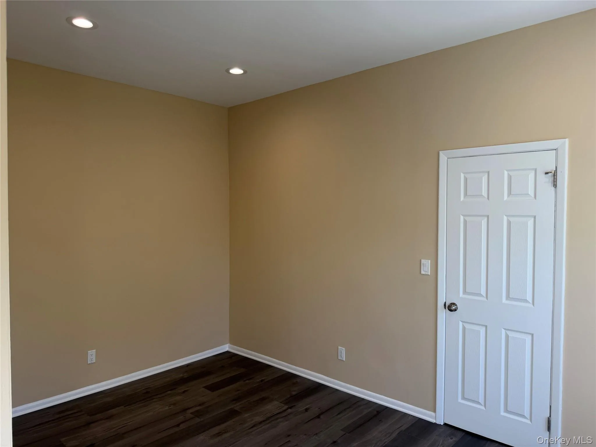 671 Main Street, Oyster Bay, NY, 2 Bedrooms Bedrooms, 4 Rooms Rooms,1 BathroomBathrooms,Residential Lease,For Rent,Main,0,1017390 671 Main Street, Oyster Bay, NY, 2 Bedrooms Bedrooms, 4 Rooms Rooms,1 BathroomBathrooms,Residential Lease,For Rent,Main,0,1017390