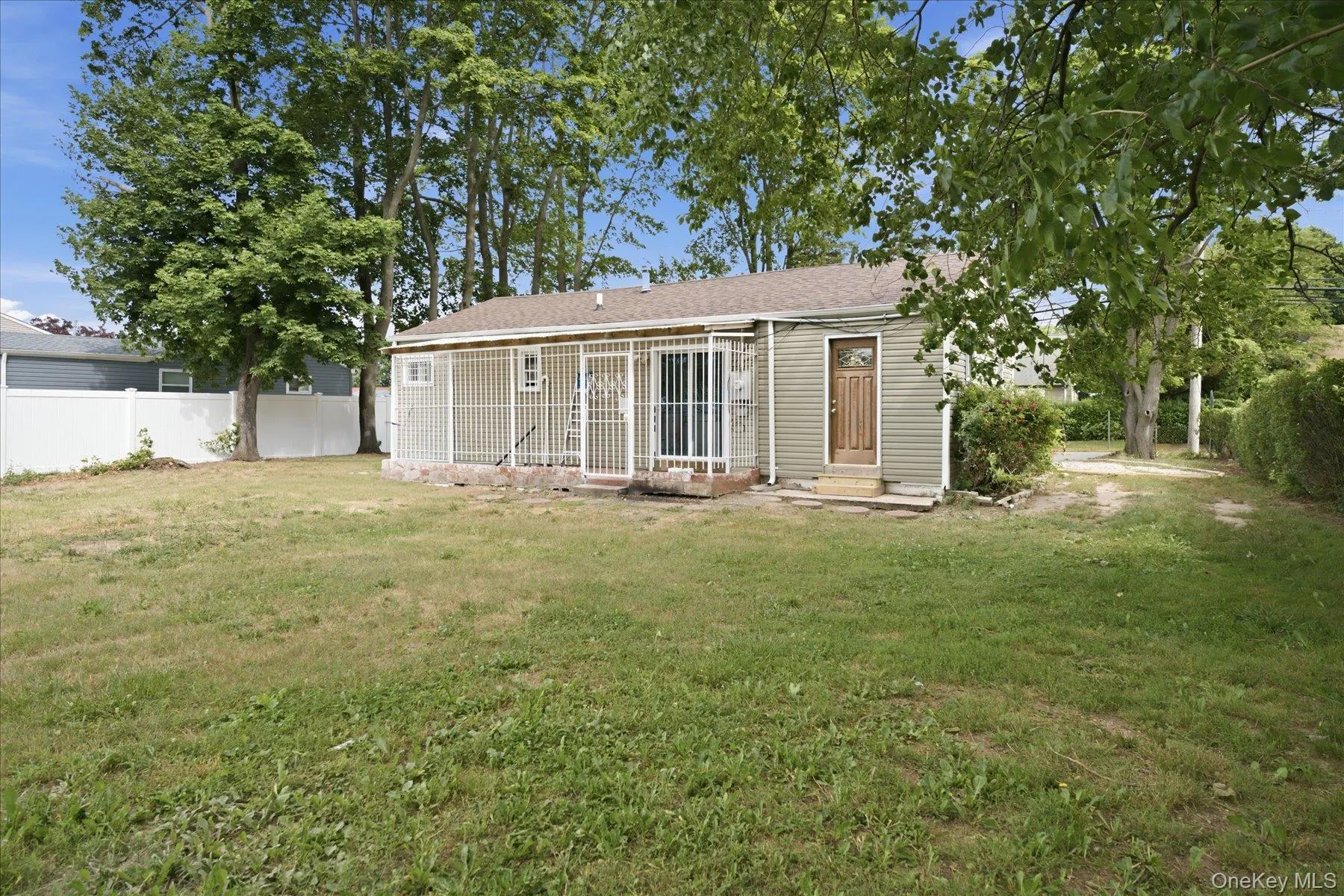 42 Bradley Street, Islip, NY, 6 Bedrooms Bedrooms, 10 Rooms Rooms,2 BathroomsBathrooms,Residential,For Rent,Bradley,0,1017391 42 Bradley Street, Islip, NY, 6 Bedrooms Bedrooms, 10 Rooms Rooms,2 BathroomsBathrooms,Residential,For Rent,Bradley,0,1017391