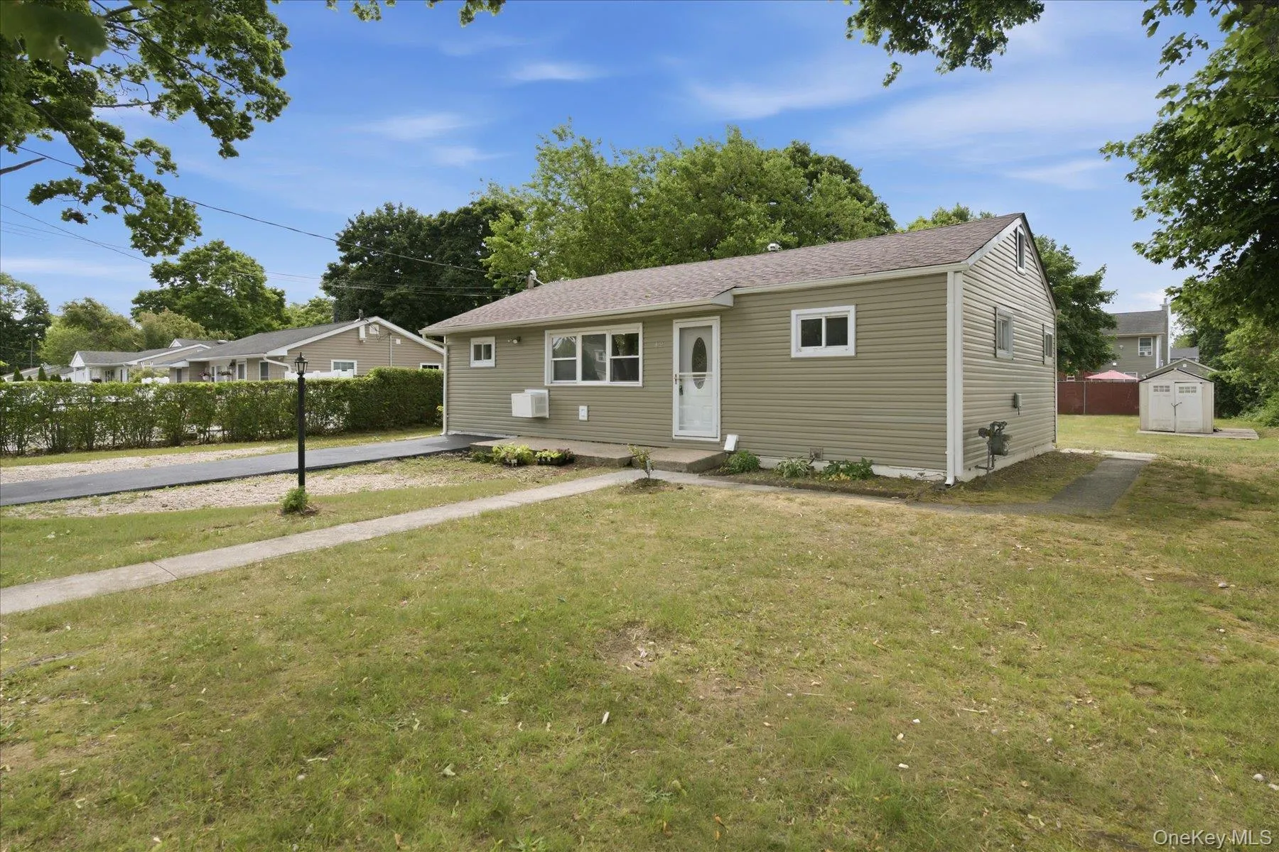 42 Bradley Street, Islip, NY, 6 Bedrooms Bedrooms, 10 Rooms Rooms,2 BathroomsBathrooms,Residential,For Rent,Bradley,0,1017391 42 Bradley Street, Islip, NY, 6 Bedrooms Bedrooms, 10 Rooms Rooms,2 BathroomsBathrooms,Residential,For Rent,Bradley,0,1017391