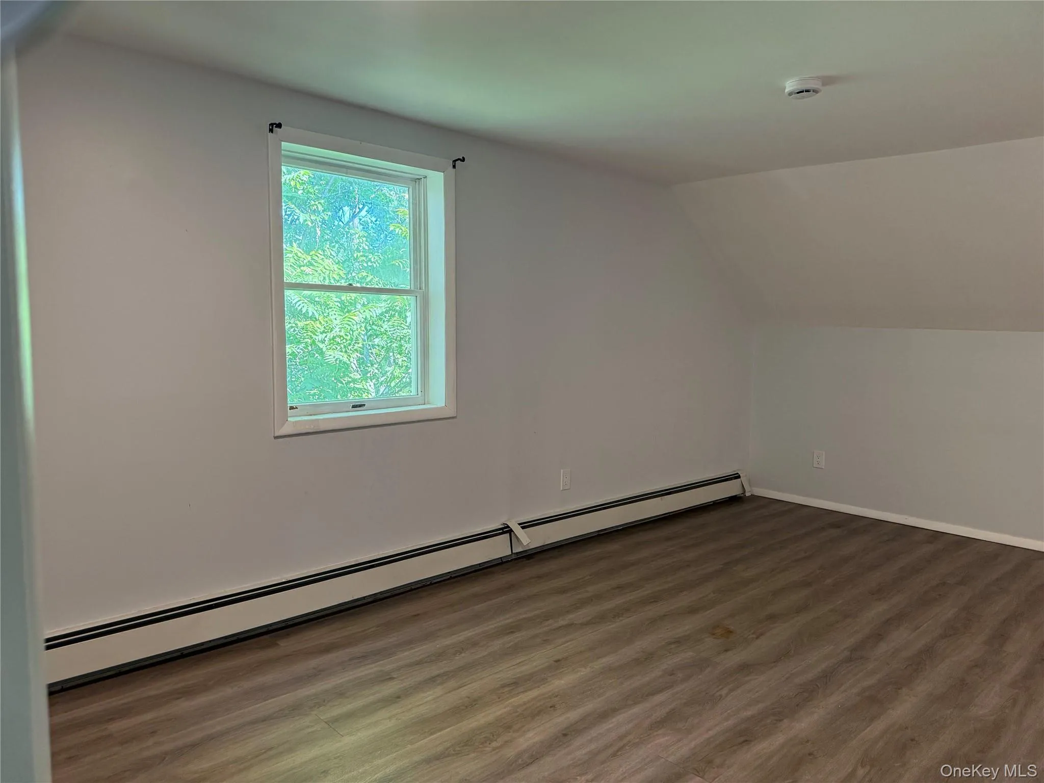 Large bedroom Large bedroom