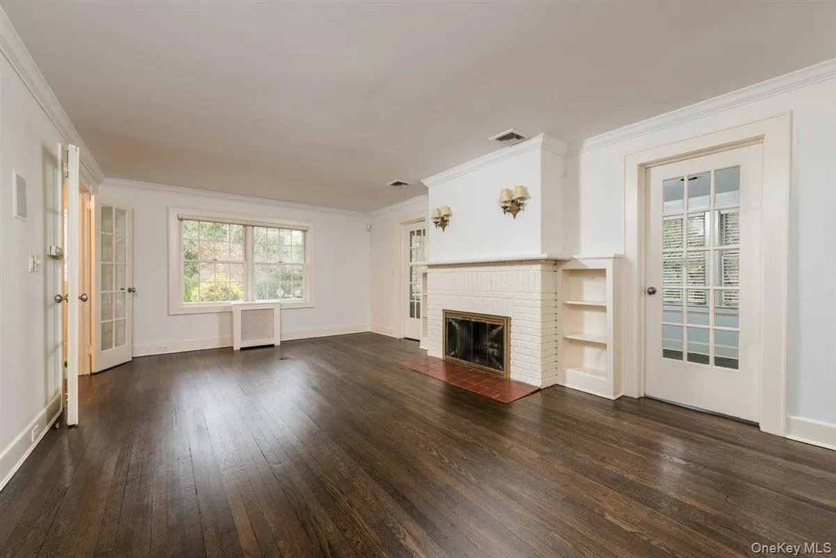 16 Lodge Road, North Hempstead, NY, 4 Bedrooms Bedrooms, 9 Rooms Rooms,3 BathroomsBathrooms,Residential Lease,For Rent,Lodge,0,1017397 16 Lodge Road, North Hempstead, NY, 4 Bedrooms Bedrooms, 9 Rooms Rooms,3 BathroomsBathrooms,Residential Lease,For Rent,Lodge,0,1017397
