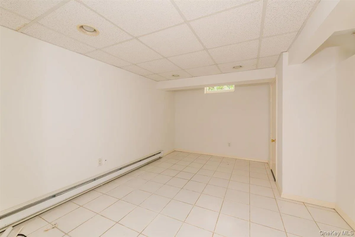 16 Lodge Road, North Hempstead, NY, 4 Bedrooms Bedrooms, 9 Rooms Rooms,3 BathroomsBathrooms,Residential Lease,For Rent,Lodge,0,1017397 16 Lodge Road, North Hempstead, NY, 4 Bedrooms Bedrooms, 9 Rooms Rooms,3 BathroomsBathrooms,Residential Lease,For Rent,Lodge,0,1017397