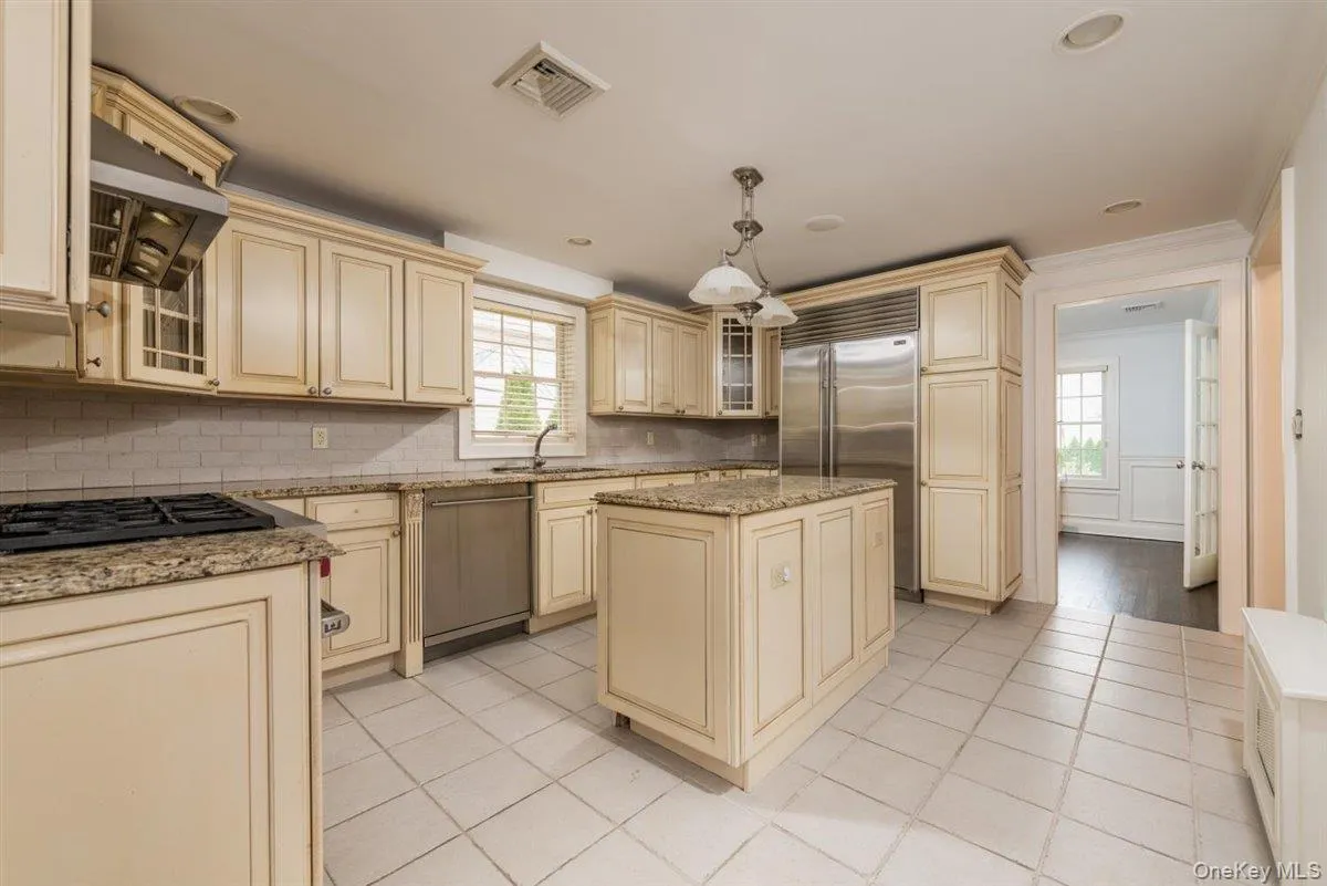 16 Lodge Road, North Hempstead, NY, 4 Bedrooms Bedrooms, 9 Rooms Rooms,3 BathroomsBathrooms,Residential Lease,For Rent,Lodge,0,1017397 16 Lodge Road, North Hempstead, NY, 4 Bedrooms Bedrooms, 9 Rooms Rooms,3 BathroomsBathrooms,Residential Lease,For Rent,Lodge,0,1017397