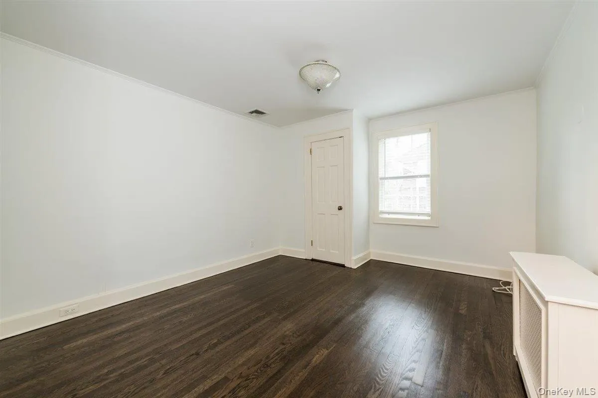 16 Lodge Road, North Hempstead, NY, 4 Bedrooms Bedrooms, 9 Rooms Rooms,3 BathroomsBathrooms,Residential Lease,For Rent,Lodge,0,1017397 16 Lodge Road, North Hempstead, NY, 4 Bedrooms Bedrooms, 9 Rooms Rooms,3 BathroomsBathrooms,Residential Lease,For Rent,Lodge,0,1017397
