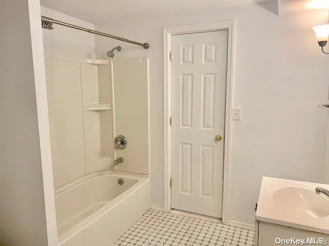 735 Penn Street, Long Beach, NY, 1 Bedroom Bedrooms, 4 Rooms Rooms,1 BathroomBathrooms,Residential Lease,For Rent,Penn,0,1017402 735 Penn Street, Long Beach, NY, 1 Bedroom Bedrooms, 4 Rooms Rooms,1 BathroomBathrooms,Residential Lease,For Rent,Penn,0,1017402