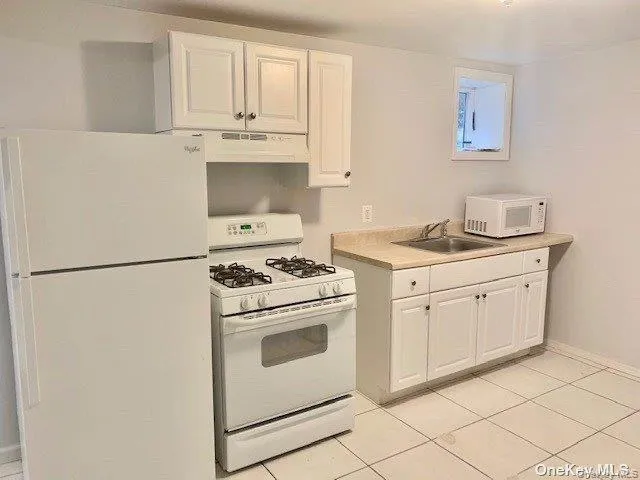 735 Penn Street, Long Beach, NY, 1 Bedroom Bedrooms, 4 Rooms Rooms,1 BathroomBathrooms,Residential Lease,For Rent,Penn,0,1017402 735 Penn Street, Long Beach, NY, 1 Bedroom Bedrooms, 4 Rooms Rooms,1 BathroomBathrooms,Residential Lease,For Rent,Penn,0,1017402