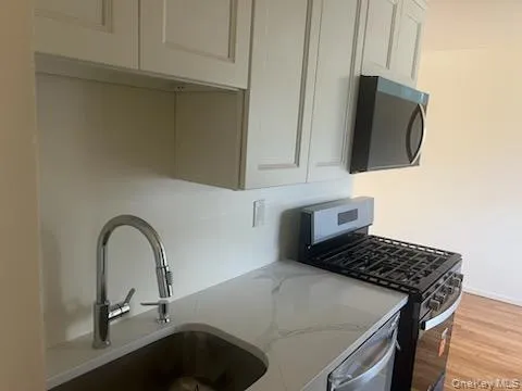 101 Middletown, Orangetown, NY, 2 Bedrooms Bedrooms, 4 Rooms Rooms,1 BathroomBathrooms,Residential Lease,For Rent,Middletown,0,1017403 101 Middletown, Orangetown, NY, 2 Bedrooms Bedrooms, 4 Rooms Rooms,1 BathroomBathrooms,Residential Lease,For Rent,Middletown,0,1017403