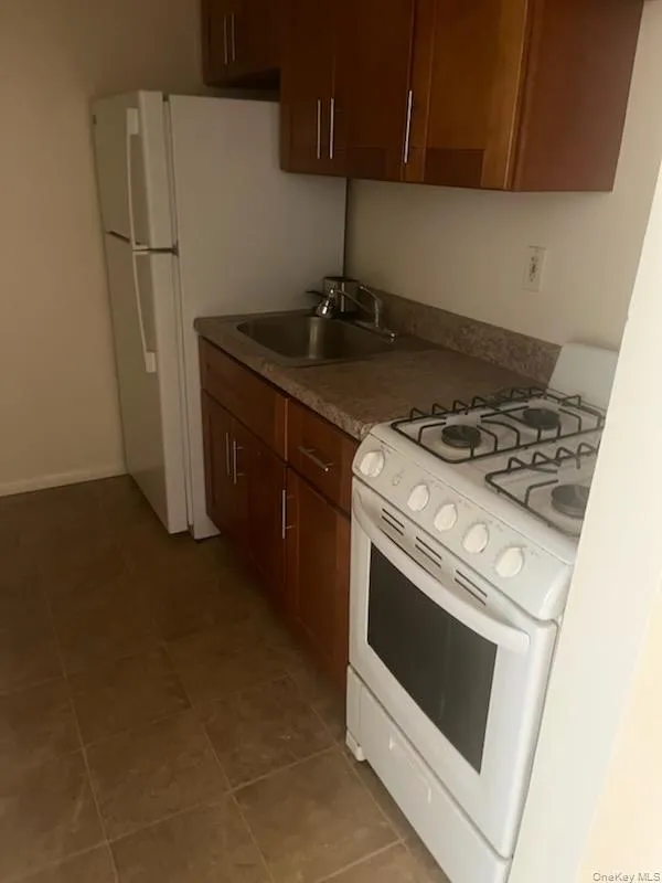 101 Middletown, Orangetown, NY, 2 Bedrooms Bedrooms, 4 Rooms Rooms,1 BathroomBathrooms,Residential Lease,For Rent,Middletown,0,1017403 101 Middletown, Orangetown, NY, 2 Bedrooms Bedrooms, 4 Rooms Rooms,1 BathroomBathrooms,Residential Lease,For Rent,Middletown,0,1017403