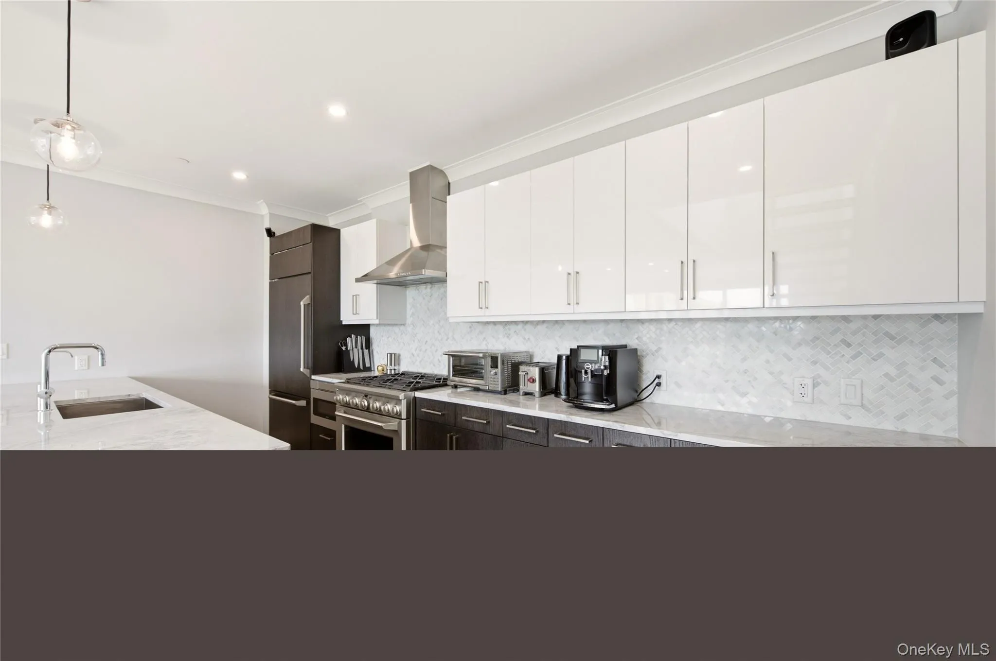 100 Garvies Point Road, Oyster Bay, NY, 3 Bedrooms Bedrooms, 6 Rooms Rooms,3 BathroomsBathrooms,Residential,For Rent,Garvies Point,0,KEY1017405 100 Garvies Point Road, Oyster Bay, NY, 3 Bedrooms Bedrooms, 6 Rooms Rooms,3 BathroomsBathrooms,Residential,For Rent,Garvies Point,0,KEY1017405