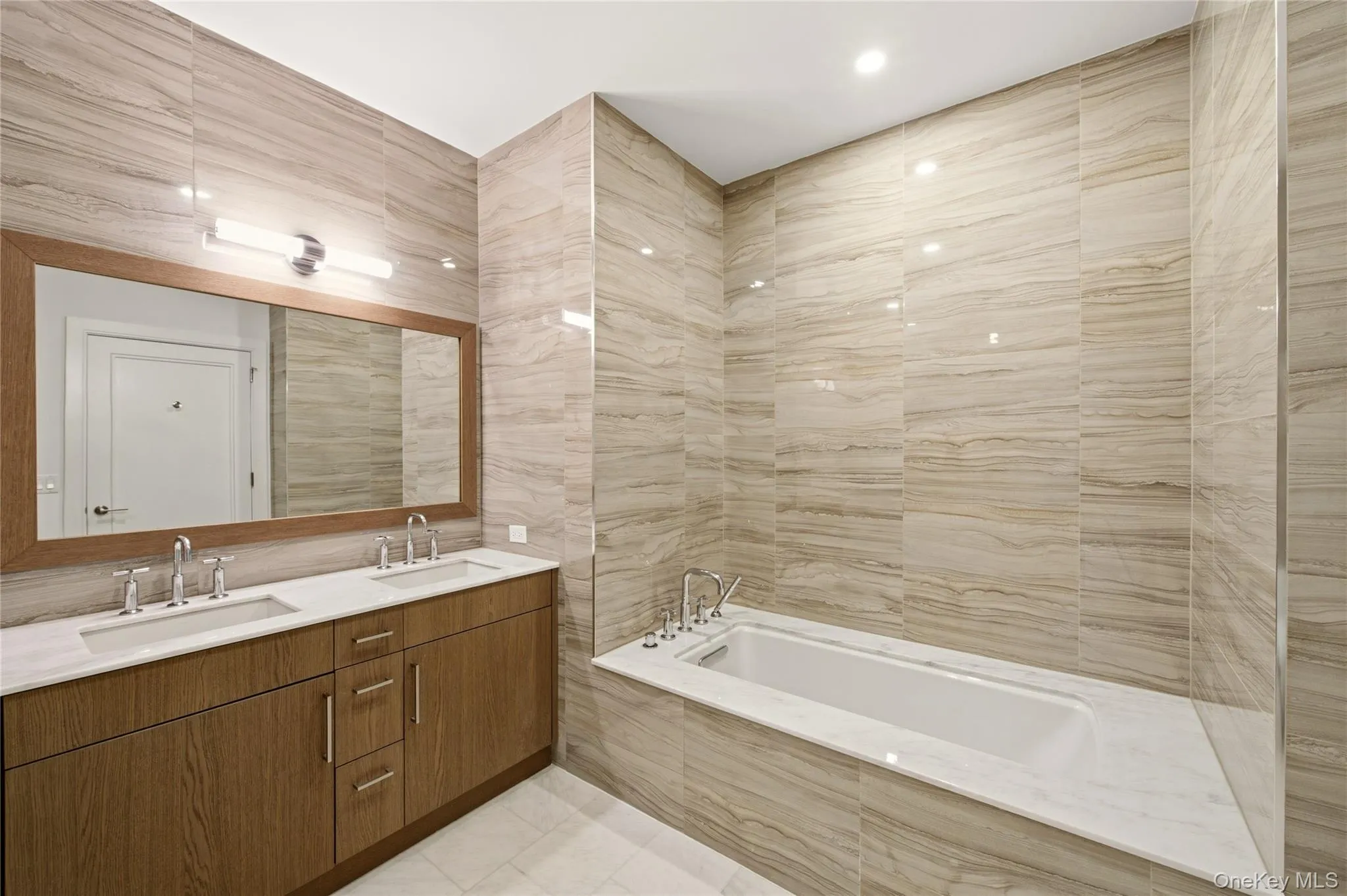 100 Garvies Point Road, Oyster Bay, NY, 3 Bedrooms Bedrooms, 6 Rooms Rooms,3 BathroomsBathrooms,Residential,For Rent,Garvies Point,0,KEY1017405 100 Garvies Point Road, Oyster Bay, NY, 3 Bedrooms Bedrooms, 6 Rooms Rooms,3 BathroomsBathrooms,Residential,For Rent,Garvies Point,0,KEY1017405