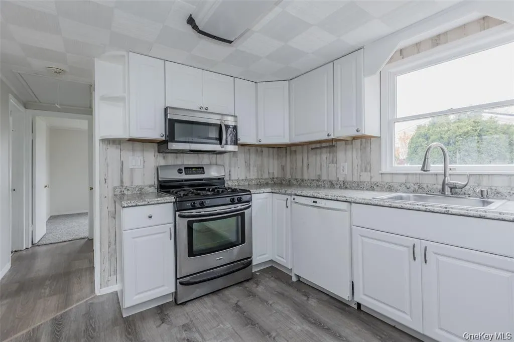 141 Wendy Drive, Brookhaven, NY, 2 Bedrooms Bedrooms, 4 Rooms Rooms,1 BathroomBathrooms,Residential,For Rent,Wendy,0,1017408 141 Wendy Drive, Brookhaven, NY, 2 Bedrooms Bedrooms, 4 Rooms Rooms,1 BathroomBathrooms,Residential,For Rent,Wendy,0,1017408
