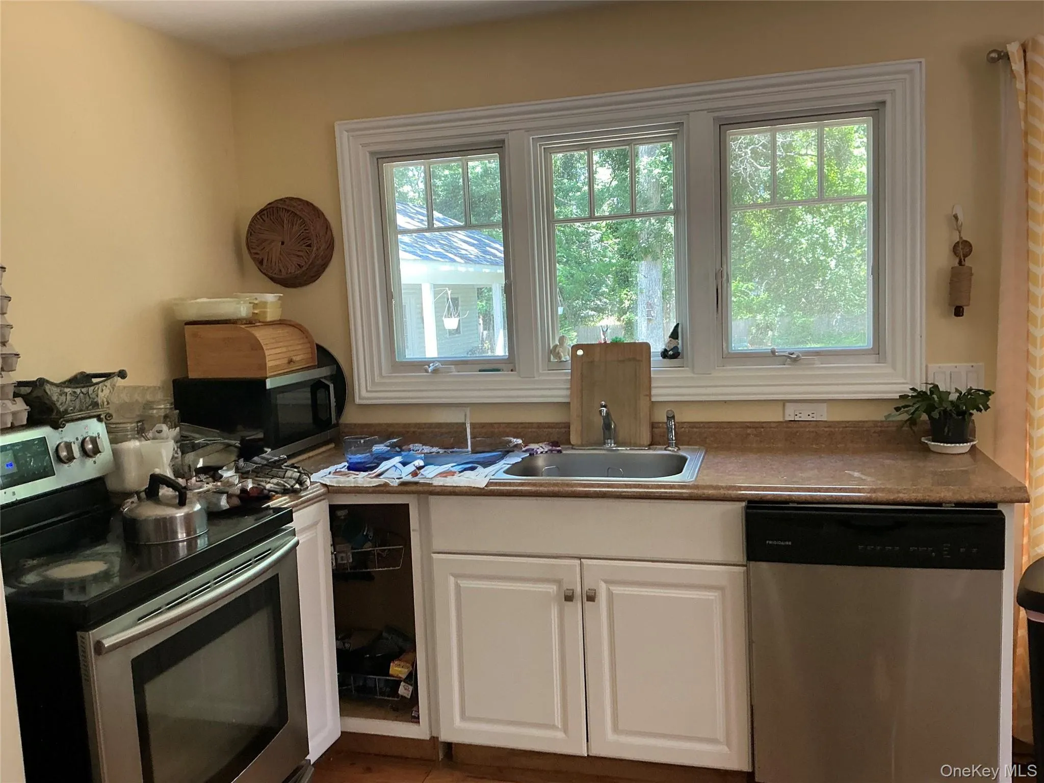 125 Keller Drive, Brookhaven, NY, 4 Bedrooms Bedrooms, 7 Rooms Rooms,2 BathroomsBathrooms,Residential,For Rent,Keller,0,1017411 125 Keller Drive, Brookhaven, NY, 4 Bedrooms Bedrooms, 7 Rooms Rooms,2 BathroomsBathrooms,Residential,For Rent,Keller,0,1017411