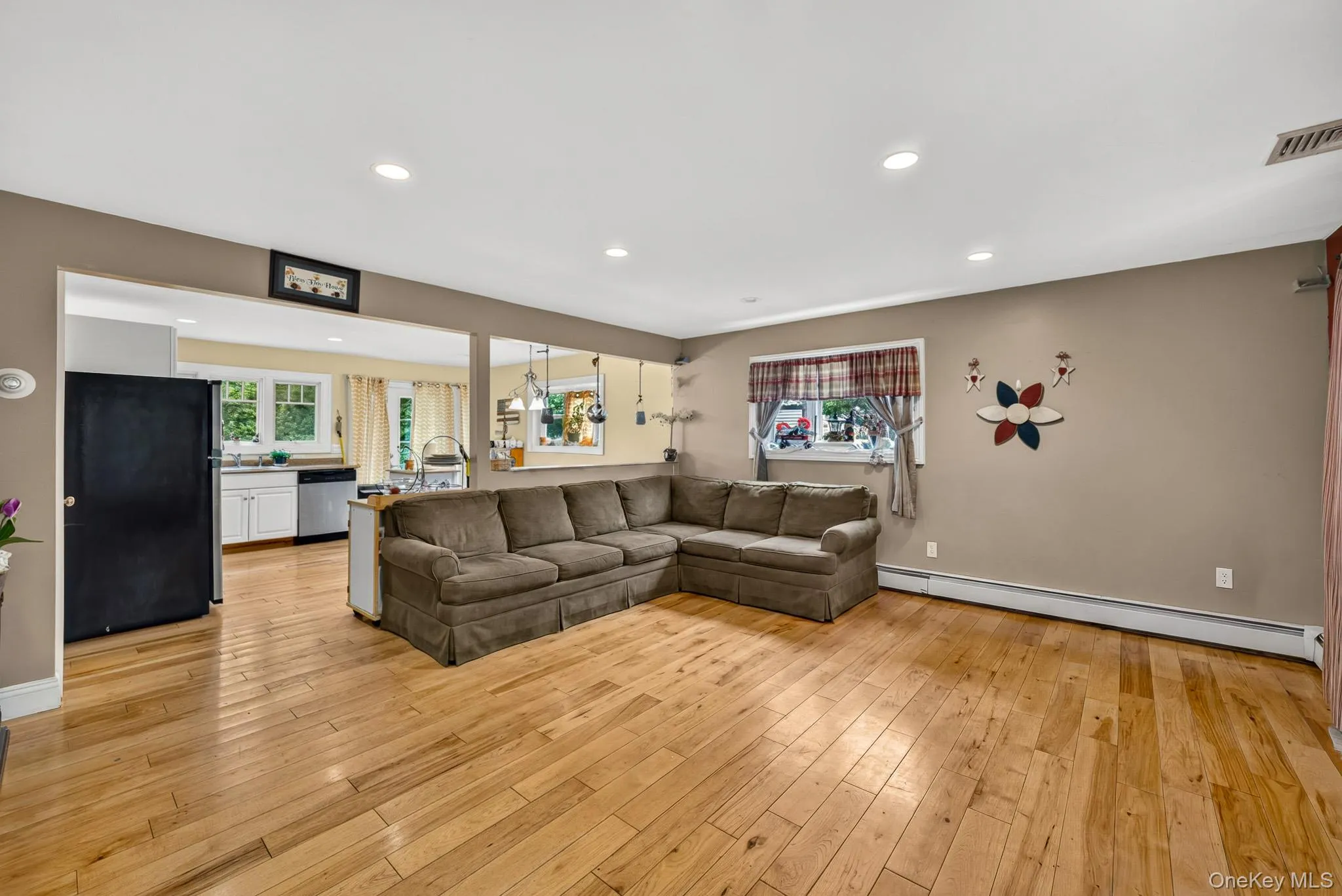 125 Keller Drive, Brookhaven, NY, 4 Bedrooms Bedrooms, 7 Rooms Rooms,2 BathroomsBathrooms,Residential,For Rent,Keller,0,1017411 125 Keller Drive, Brookhaven, NY, 4 Bedrooms Bedrooms, 7 Rooms Rooms,2 BathroomsBathrooms,Residential,For Rent,Keller,0,1017411