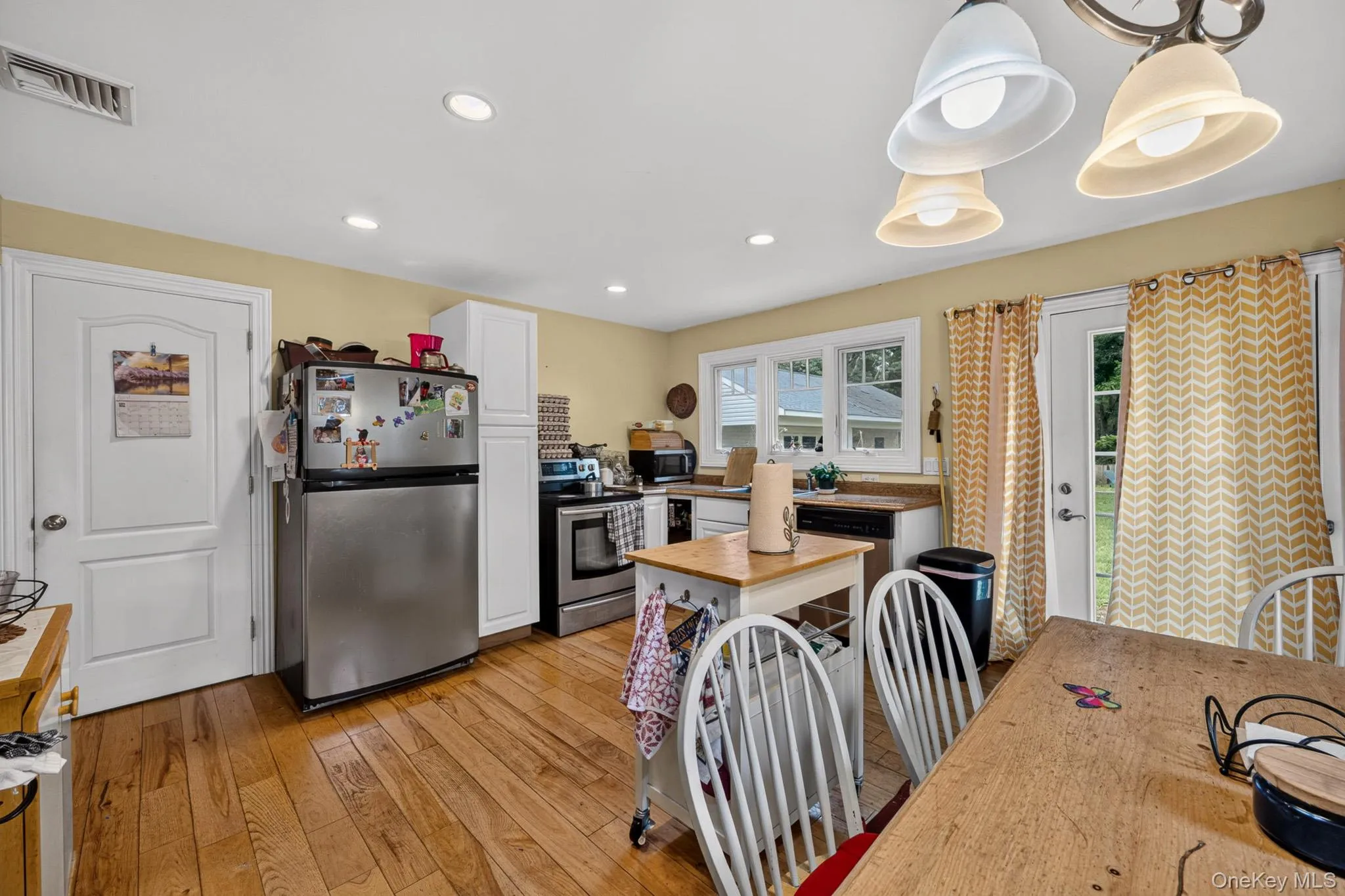 125 Keller Drive, Brookhaven, NY, 4 Bedrooms Bedrooms, 7 Rooms Rooms,2 BathroomsBathrooms,Residential,For Rent,Keller,0,1017411 125 Keller Drive, Brookhaven, NY, 4 Bedrooms Bedrooms, 7 Rooms Rooms,2 BathroomsBathrooms,Residential,For Rent,Keller,0,1017411